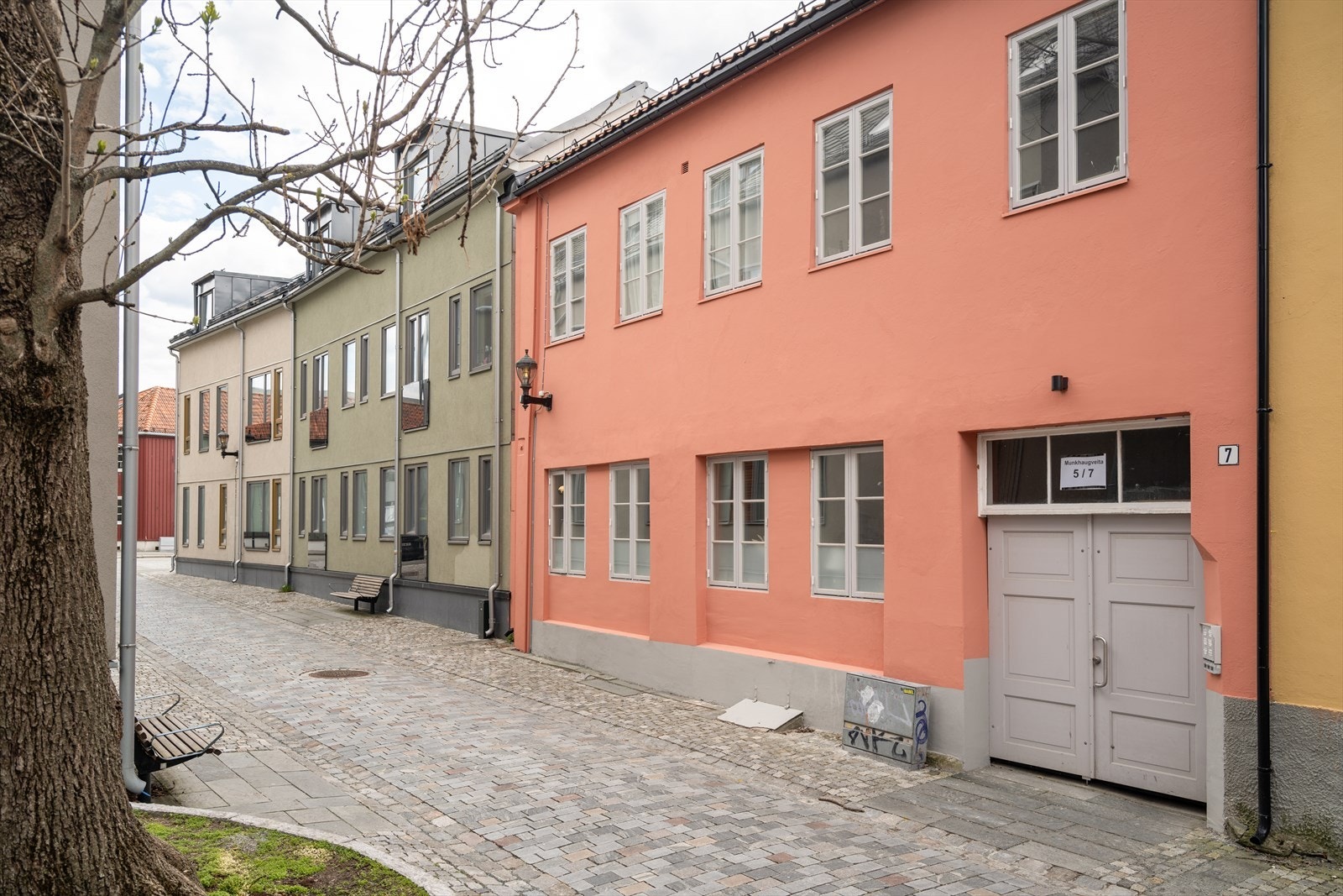 Soverommene ligger ut mot rolige Munkhaugveita, i den grønne delen. Galleribilde