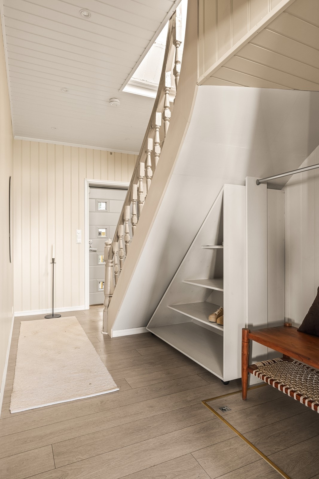 Entré med plass til yttertøy og sko. Galleribilde