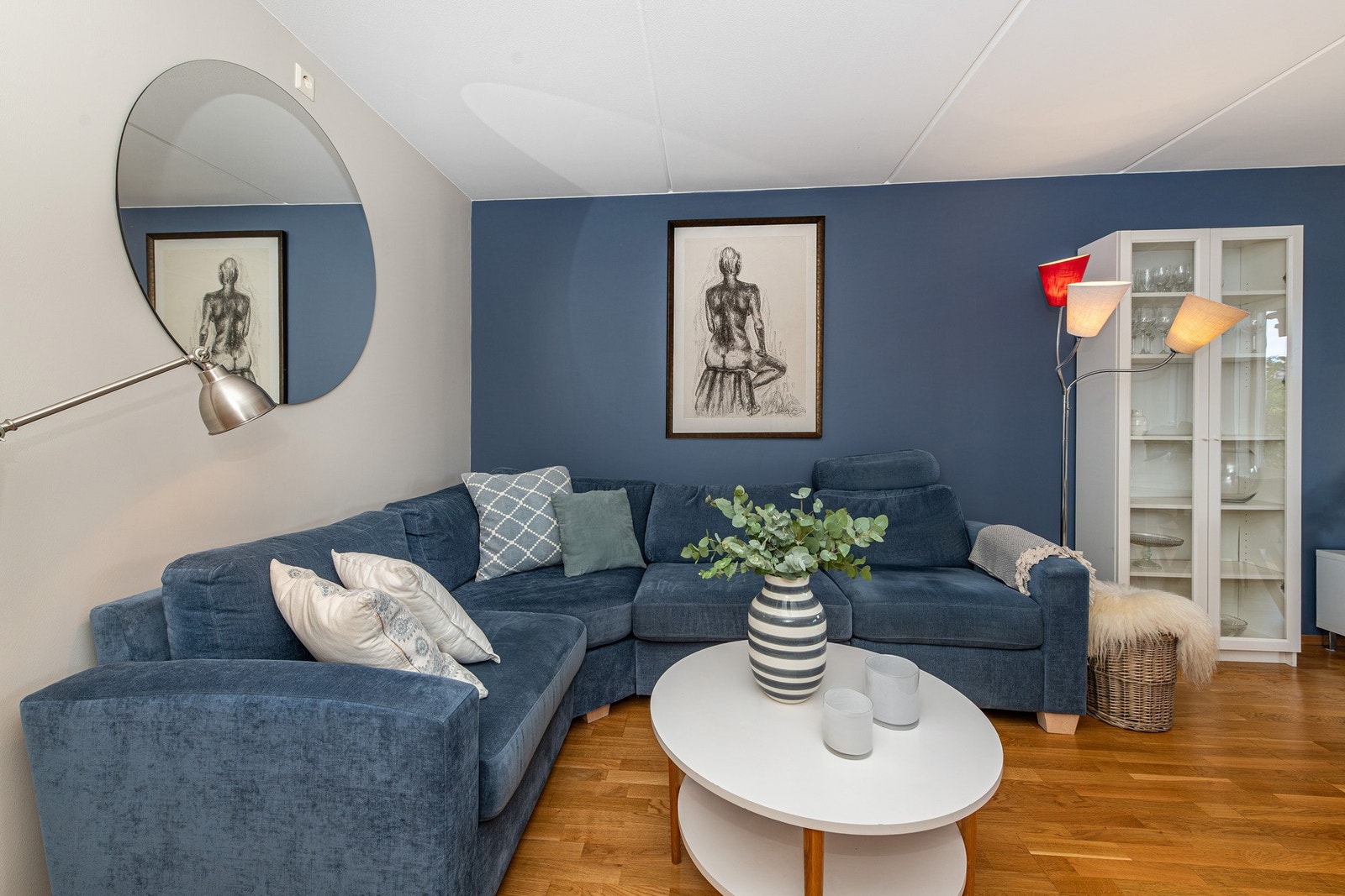 Det er god plass til stor sofagruppe Galleribilde