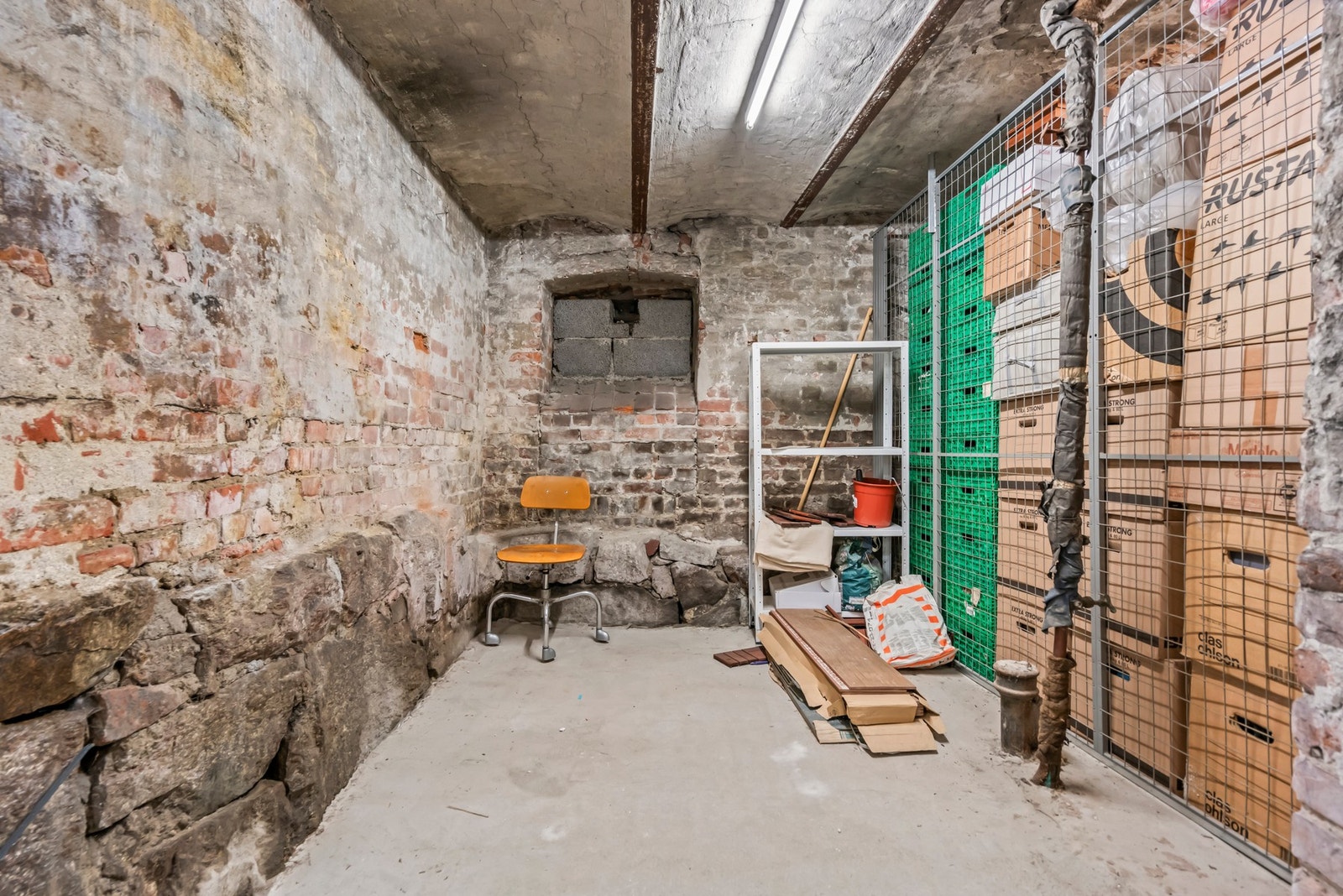 Leiligheten disponerer en stor flott kjellerbod, med rikelig med oppbevaringsplass. Galleribilde