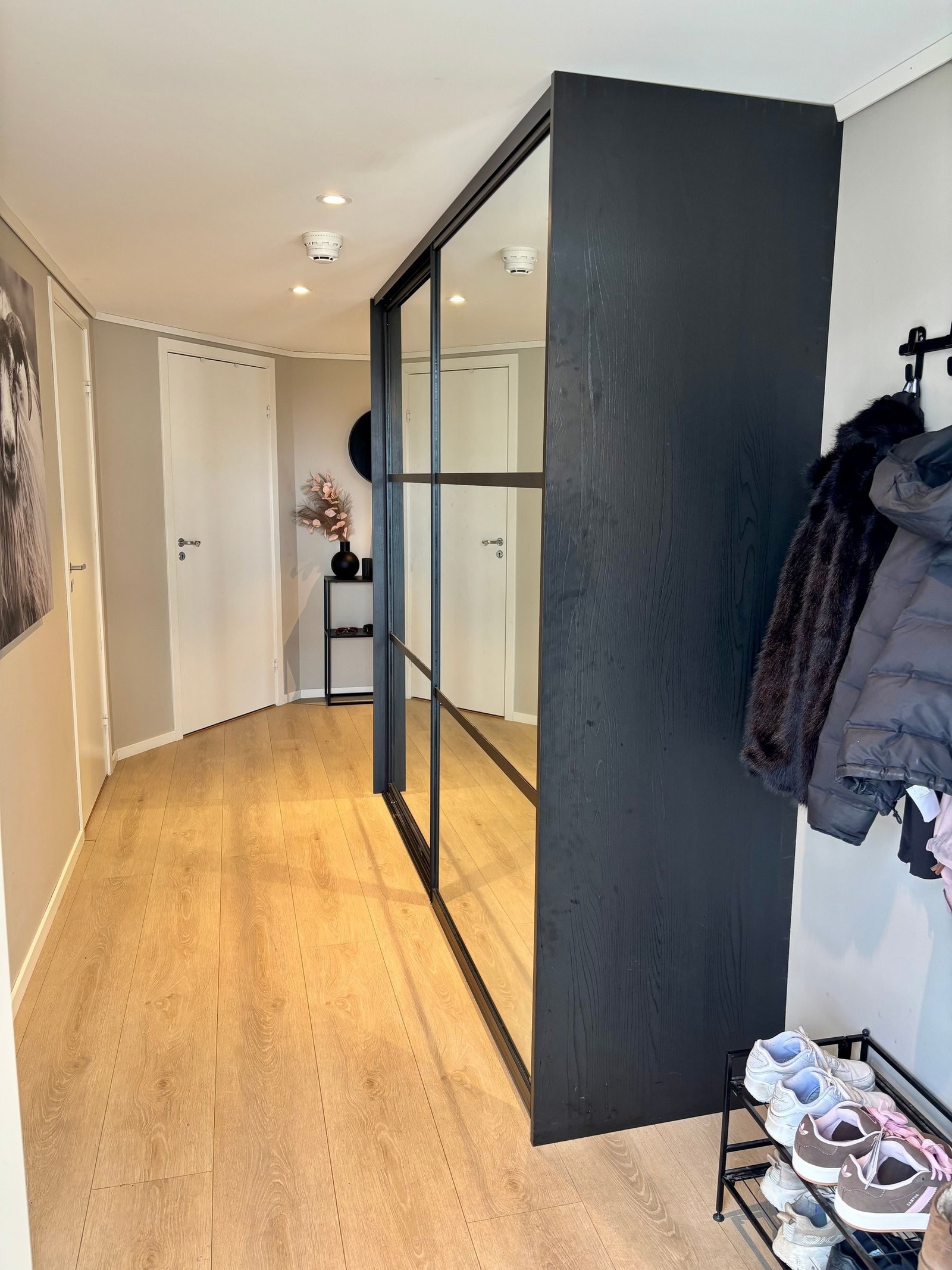 Gang, mot soverom 1 og 2 Galleribilde