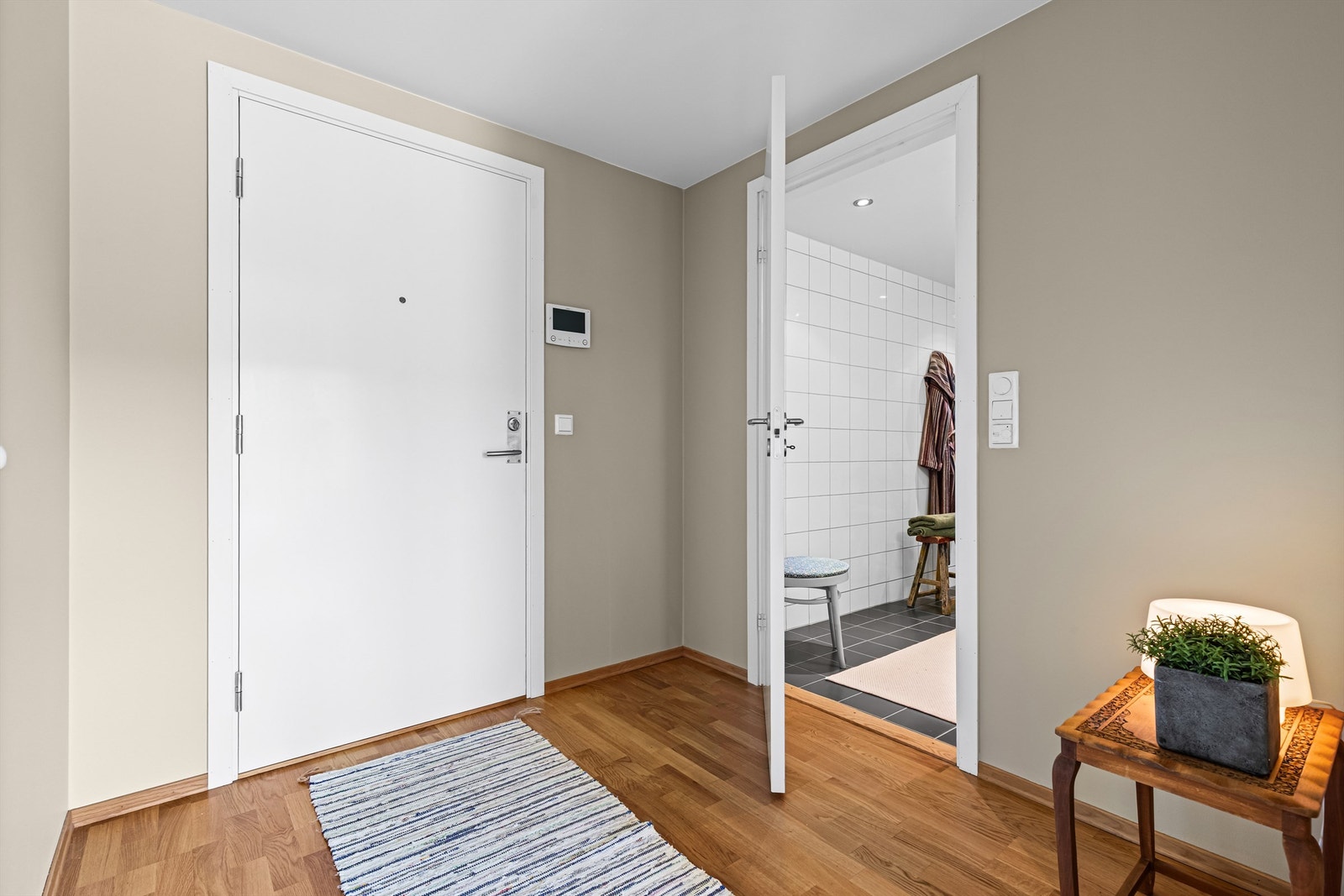 Entré - dørcalling med kamera Galleribilde