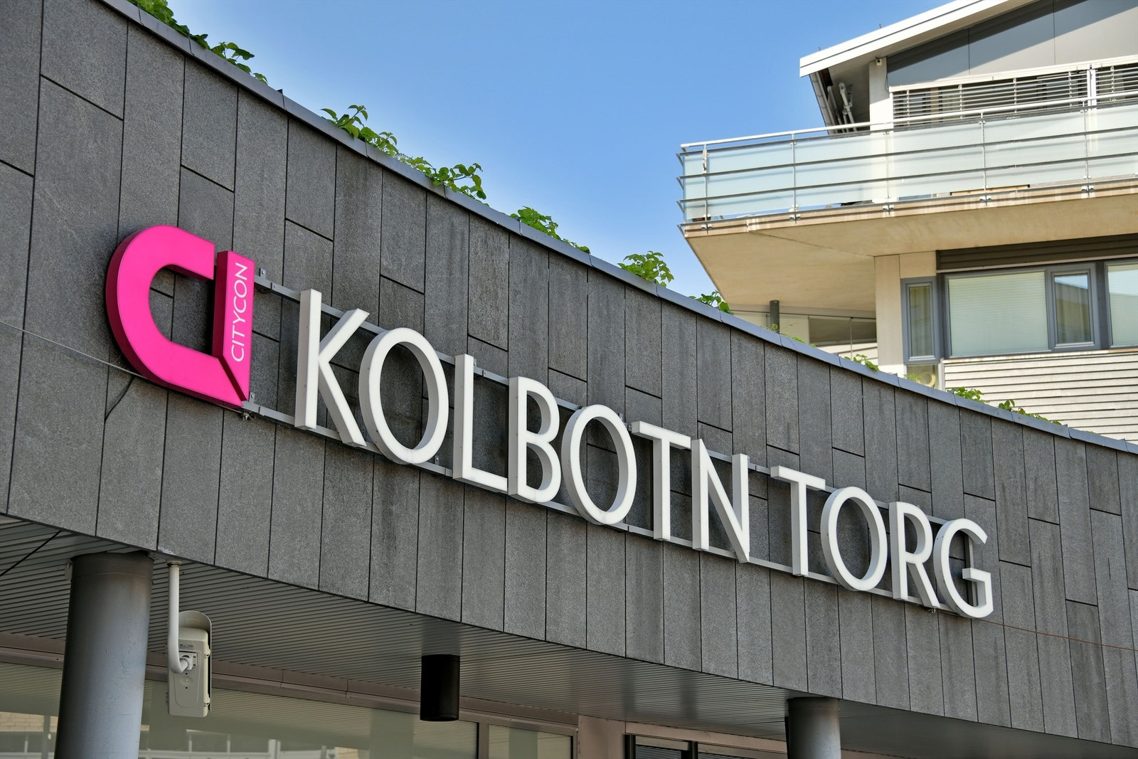 Kort kjøreavstand til Kolbotn Torg - ca. 60 forretninger, cafeer og restauranter Galleribilde