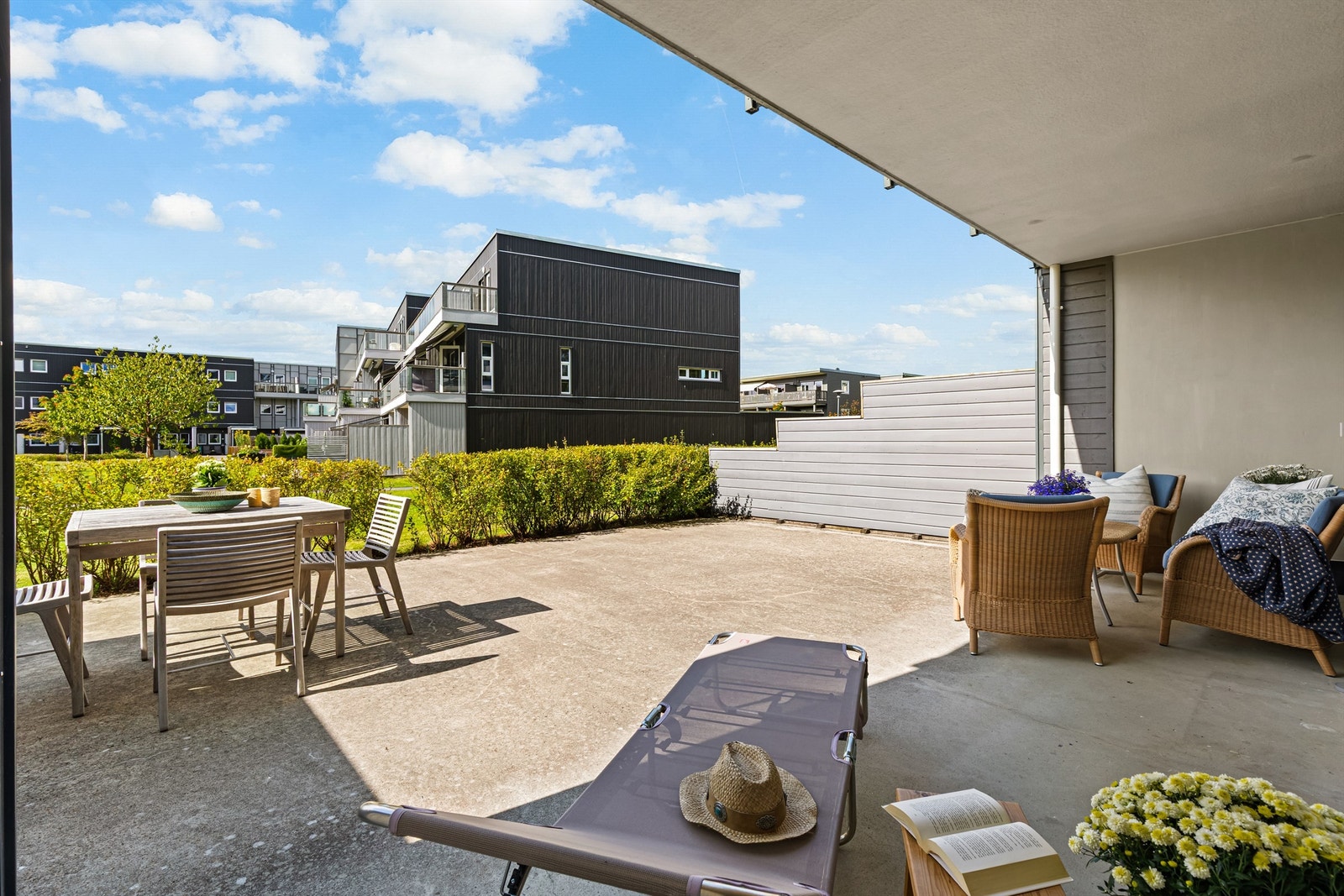 Delvis overbygget uteplass Galleribilde