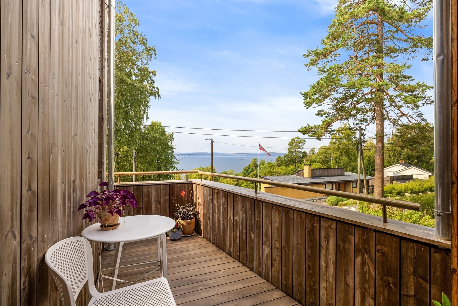 Utgang til terrasse i 2. etasje - luftig utsyn Galleribilde