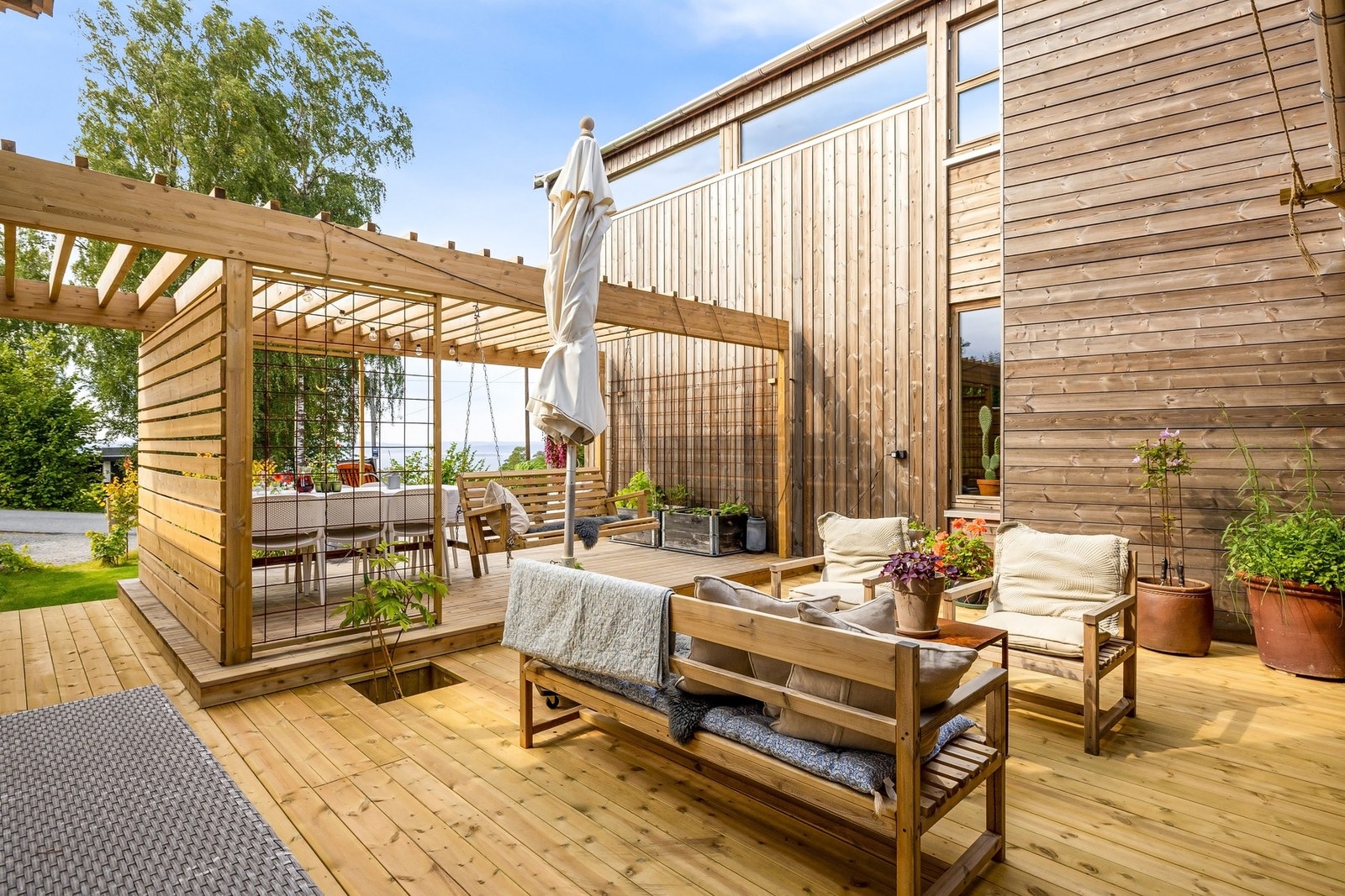 Sommerlivet flyttes enkelt ut til hagen Galleribilde