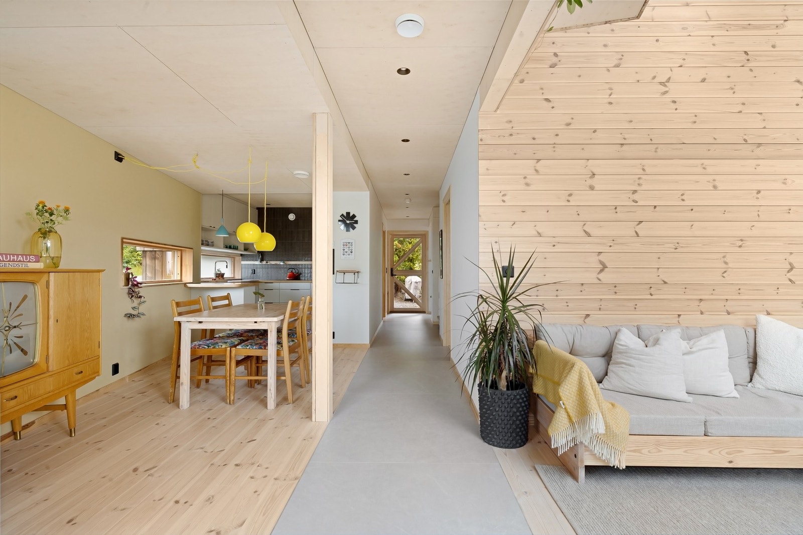 Et rom med plass til både lange middager og rolige kvelder Galleribilde
