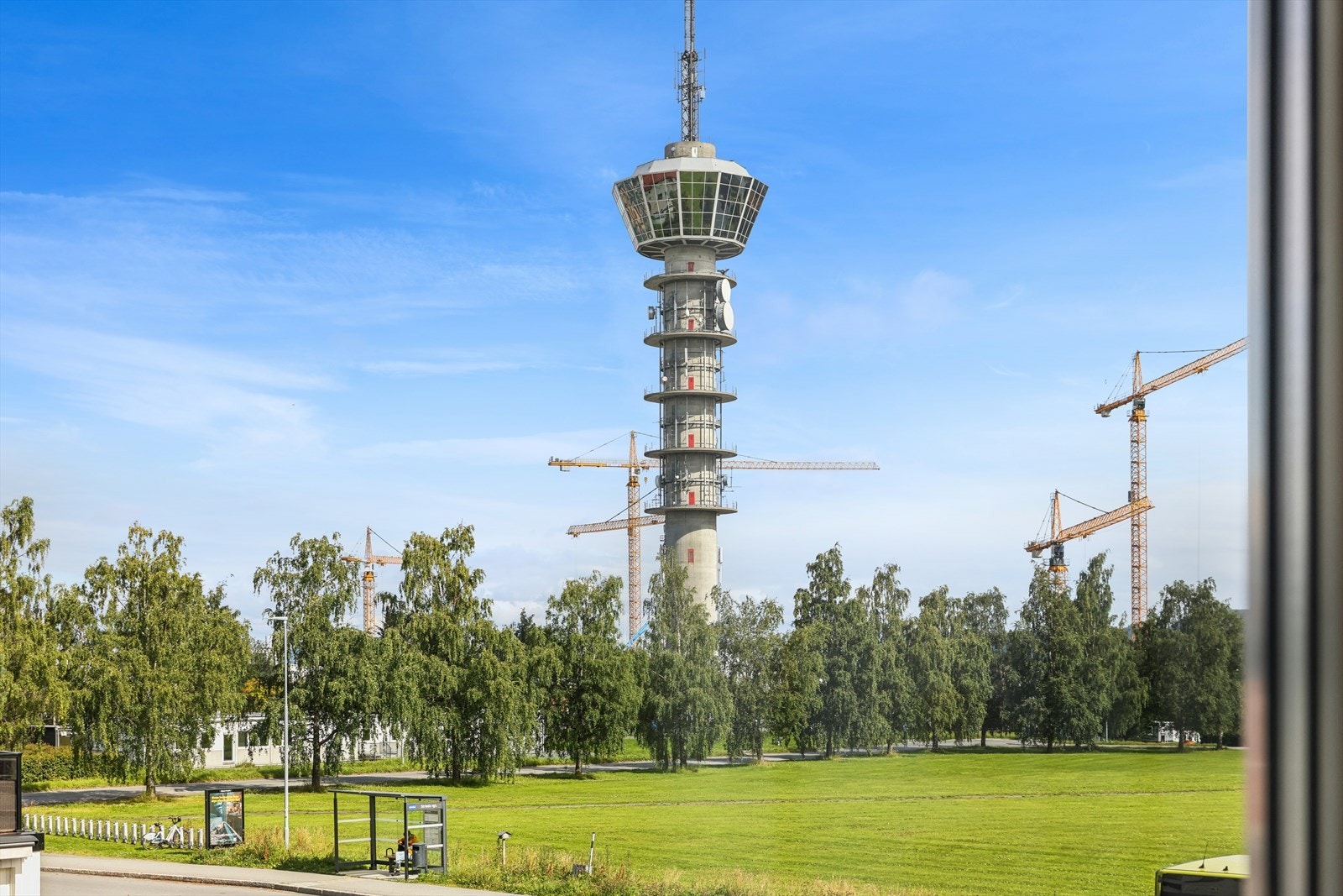 Det er også kort avstand restaurantene Egon i Tyholttårnet og Kvilhaugen Gård. Galleribilde