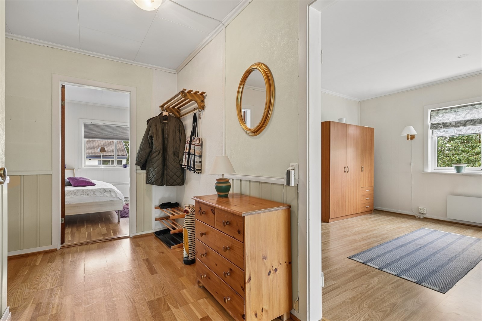 Stue 3 måler ca. 12,5 kvm og gir gode muligheter for flere møbleringsløsninger. Galleribilde