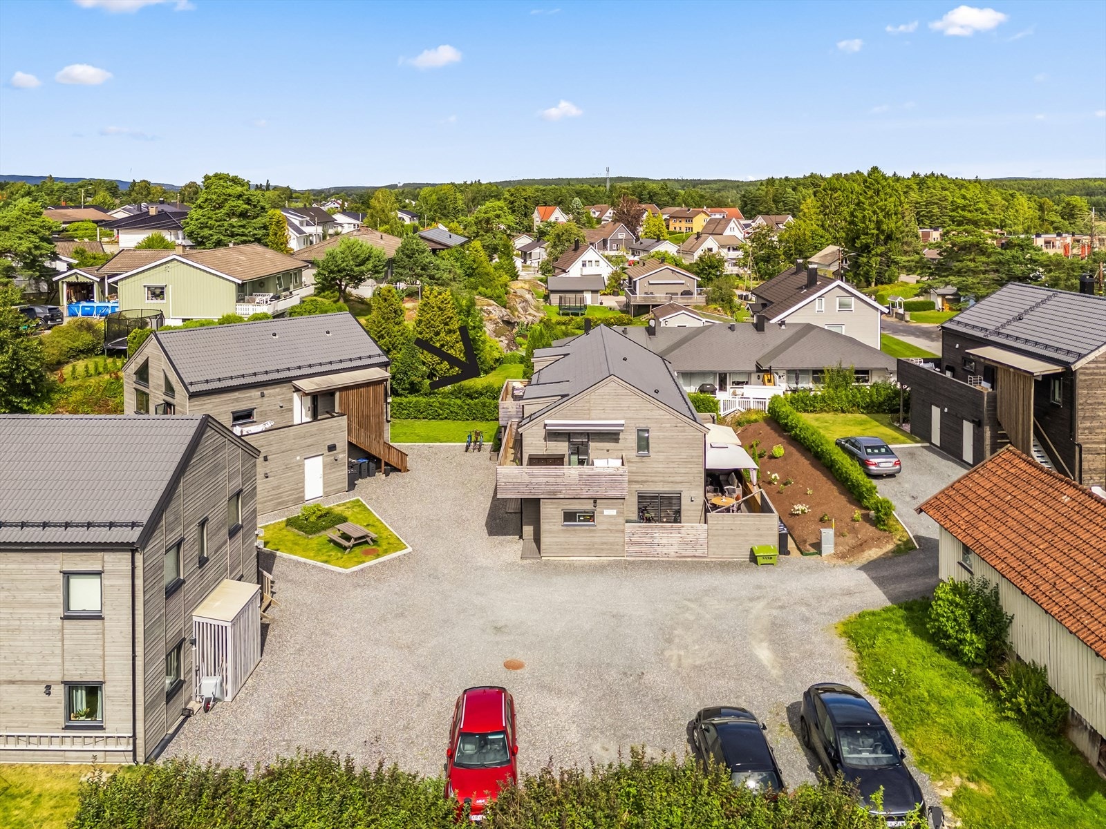 Eiendommen ligger i et etablert og barnevennlig nabolag på Hafslundsøy. Galleribilde
