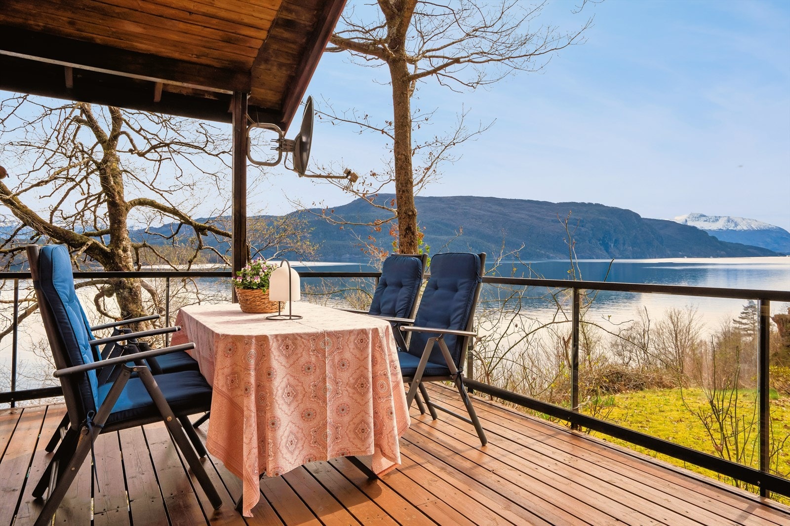 Her kan du nyte fine sommerdager med fjorden som bakteppe. Galleribilde