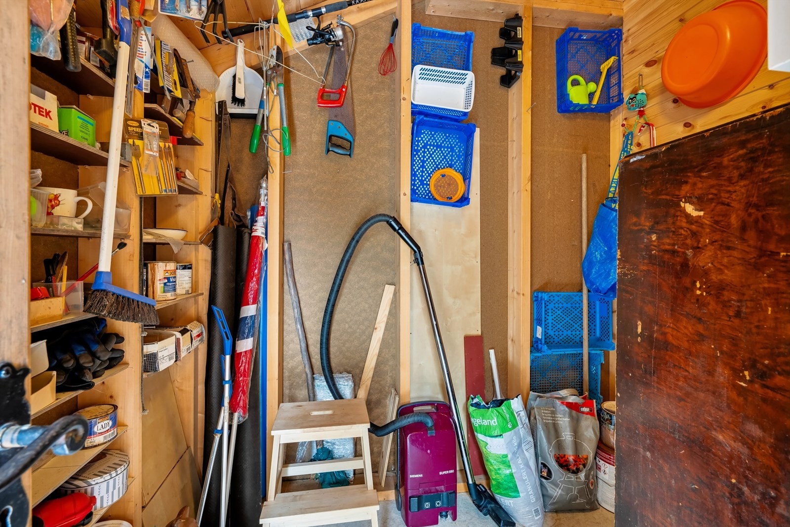 Her kan du lagre alt av verktøy, hageutstyr, leker og sportsutstyr. Galleribilde