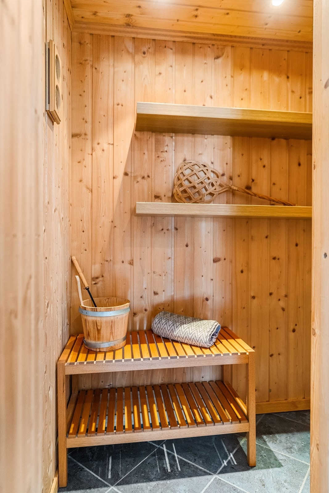 Det er tilgang til badstue fra badet. Galleribilde
