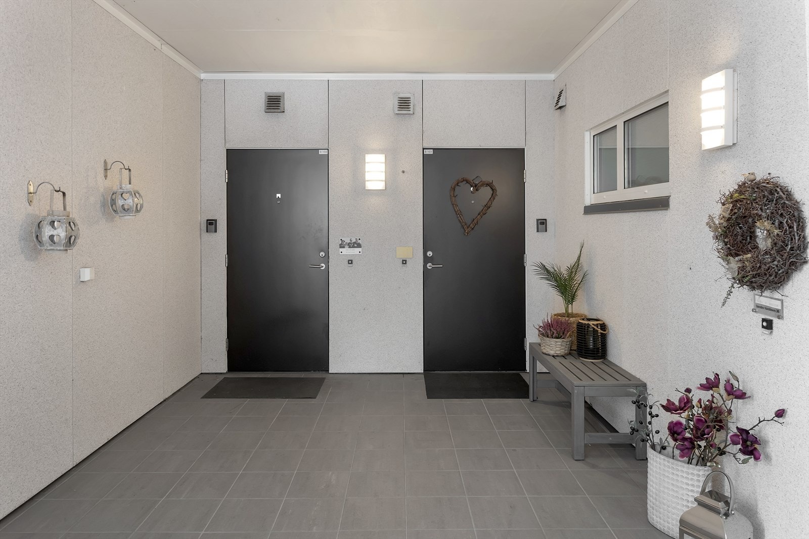 Inngangsparti. Galleribilde