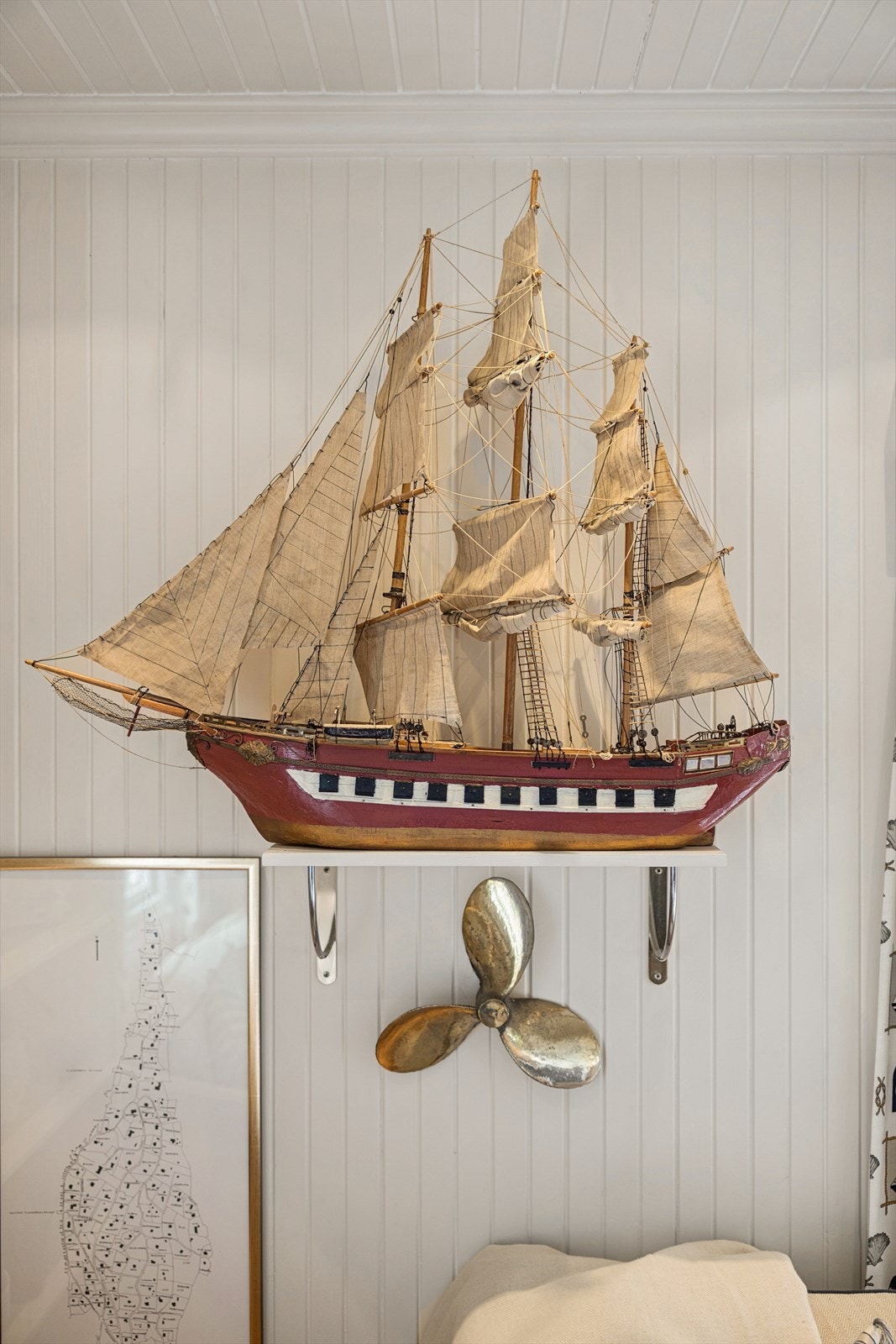 Maritime detaljer preger interiøret. Galleribilde