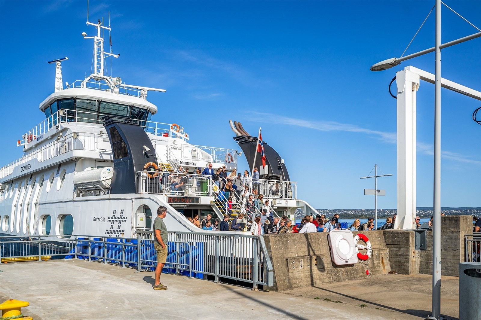 Båten fra Nesoddtangen tar deg over til Aker Brygge på ca 25 minutter. Galleribilde