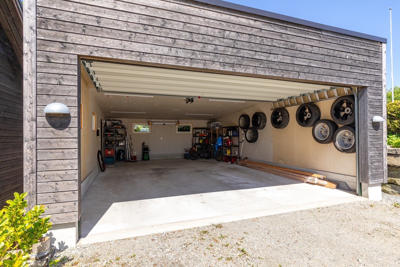 Garasje - dobbel garasje på 57kvm. Galleribilde