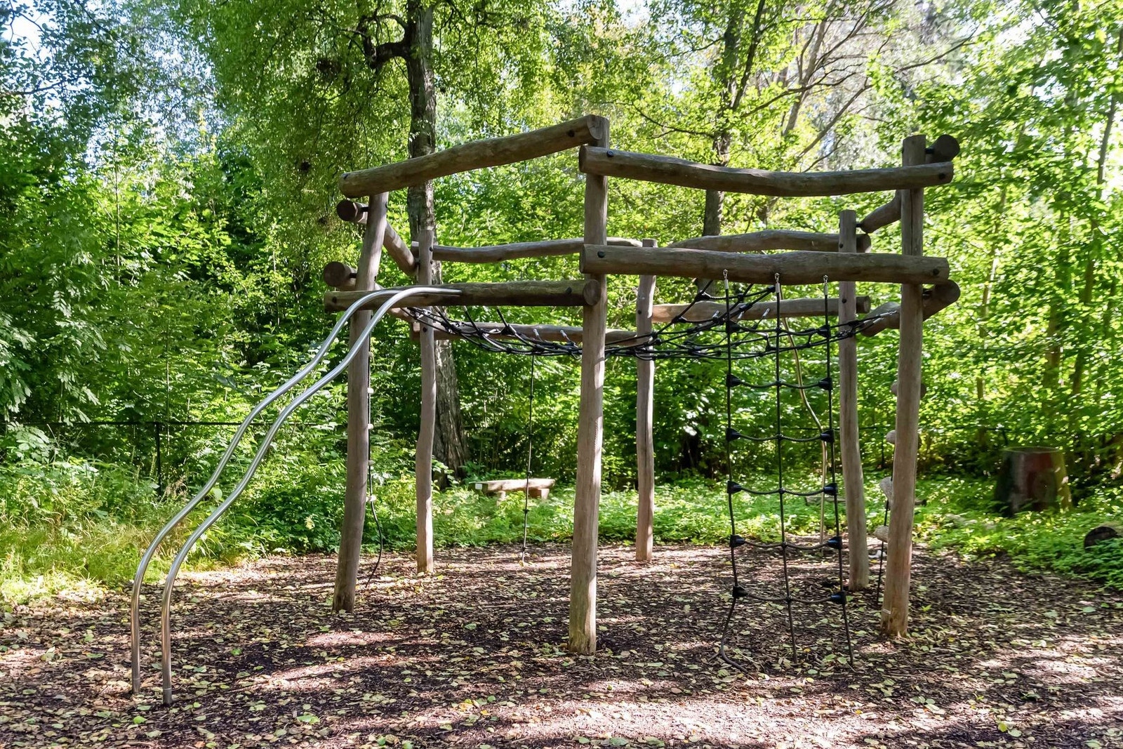 Mellom nabosameiene er det nylig bygget en tuftepark for beboerne. Galleribilde