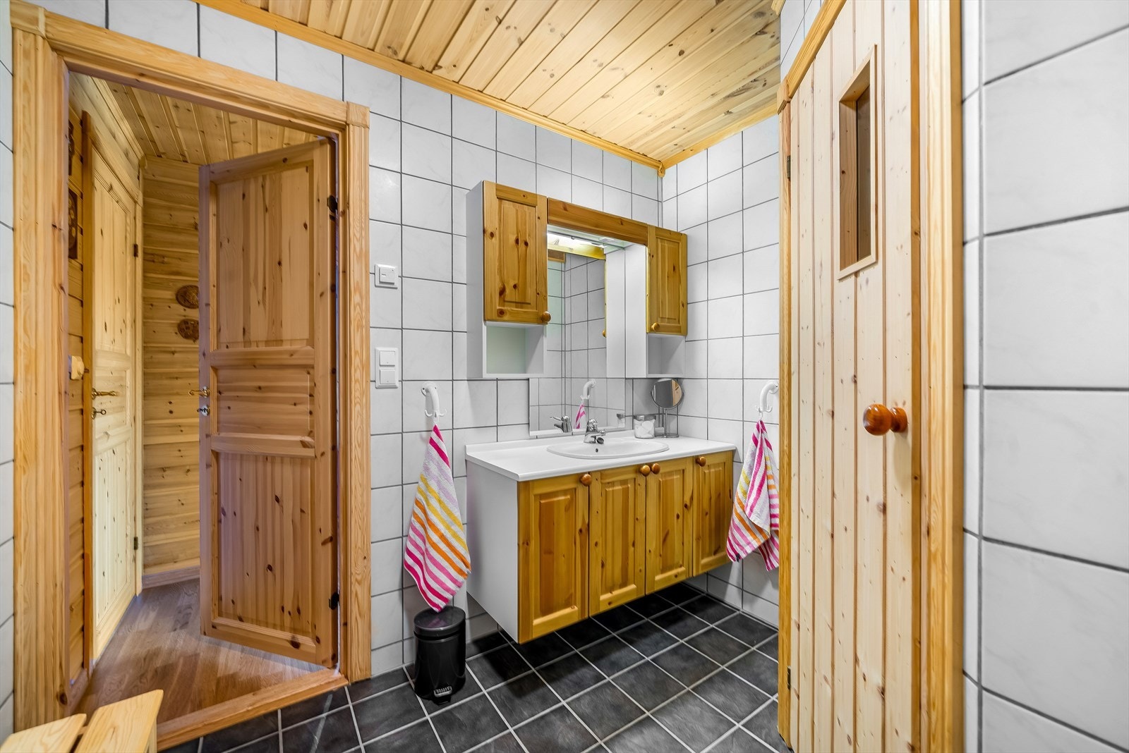 Badet er helfliset Galleribilde