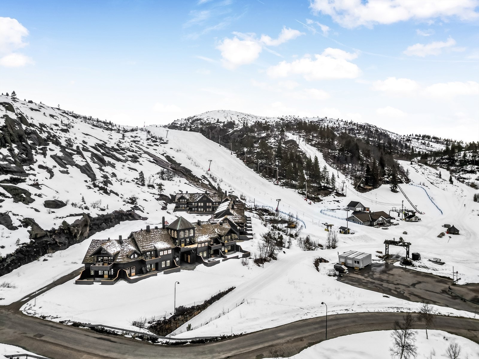 Meget sentral beliggenhet, rett ved alpinbakken og skiløyper Galleribilde