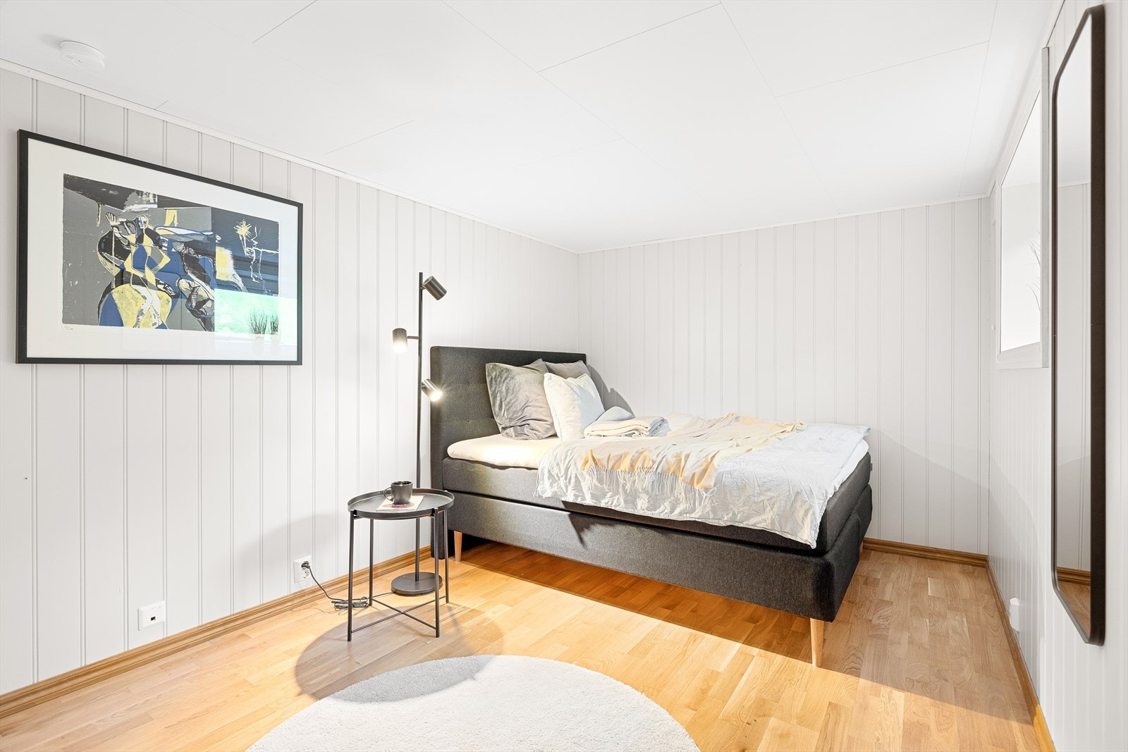 Det fjerde og siste soverommet utgjør hele 22,5 m². Rommet kan enkelt innredes til en ekstra stue for barna, eller en kombinasjon av begge. Galleribilde