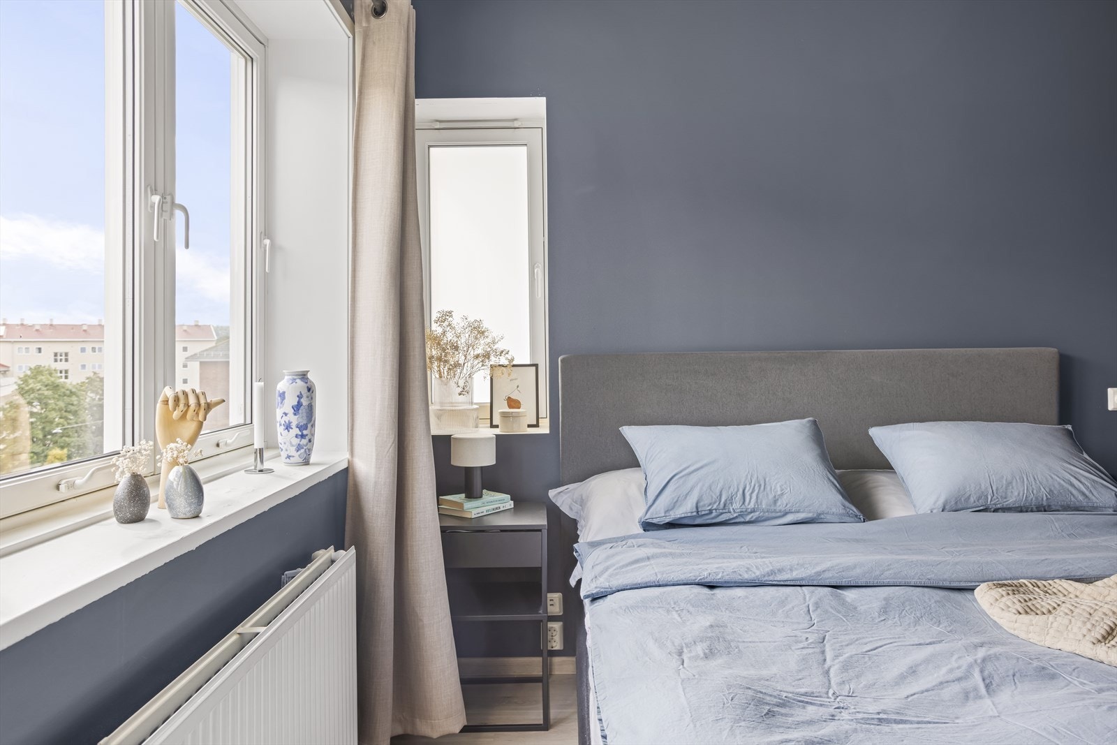Her kan du åpne vinduene og ønske deg en god morgen uten å være bekymret for trafikkstøy. Galleribilde