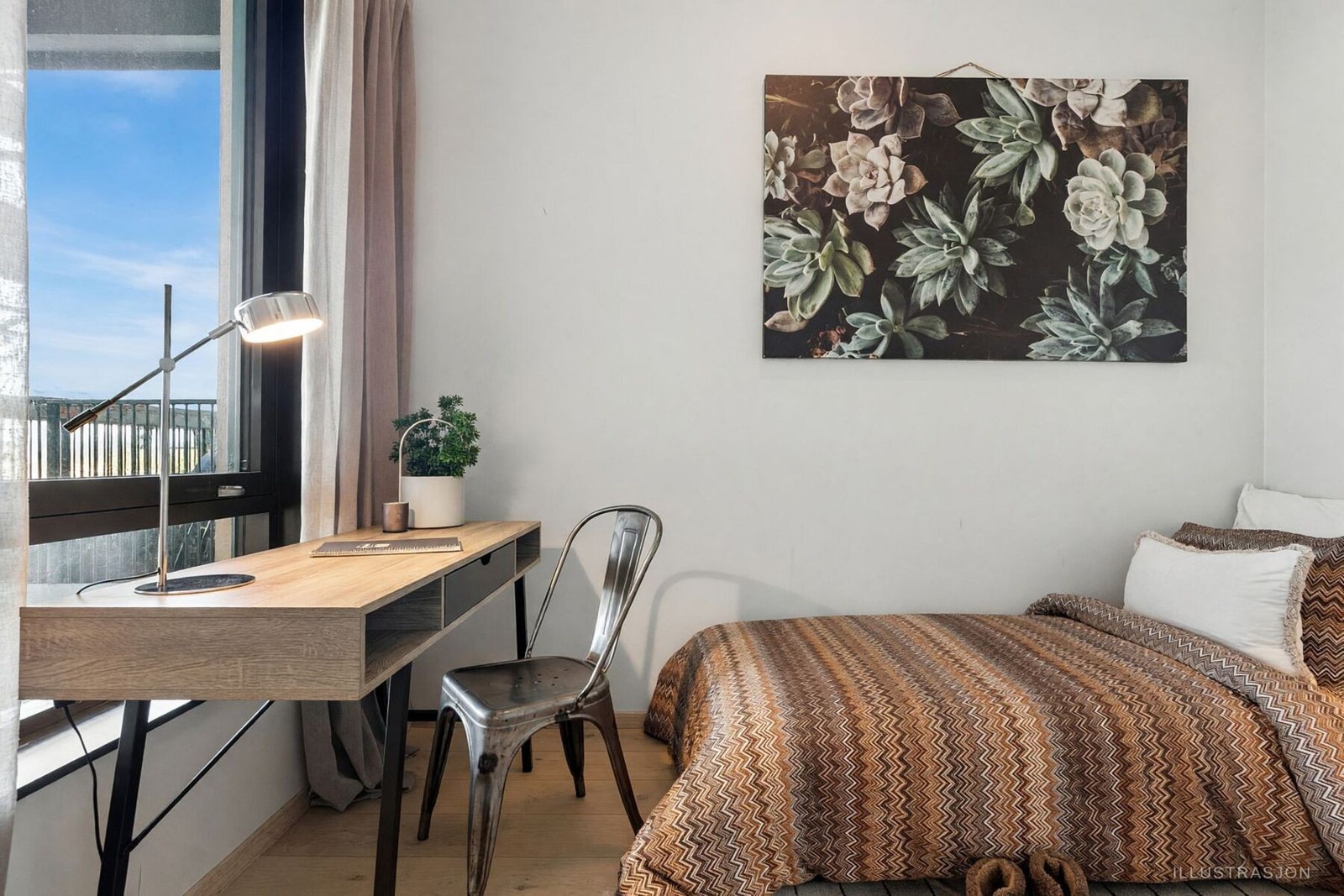 Herfra er det direkte adkomst til en praktisk innvendig bod, som gir ekstra oppbevaringsplass. Galleribilde