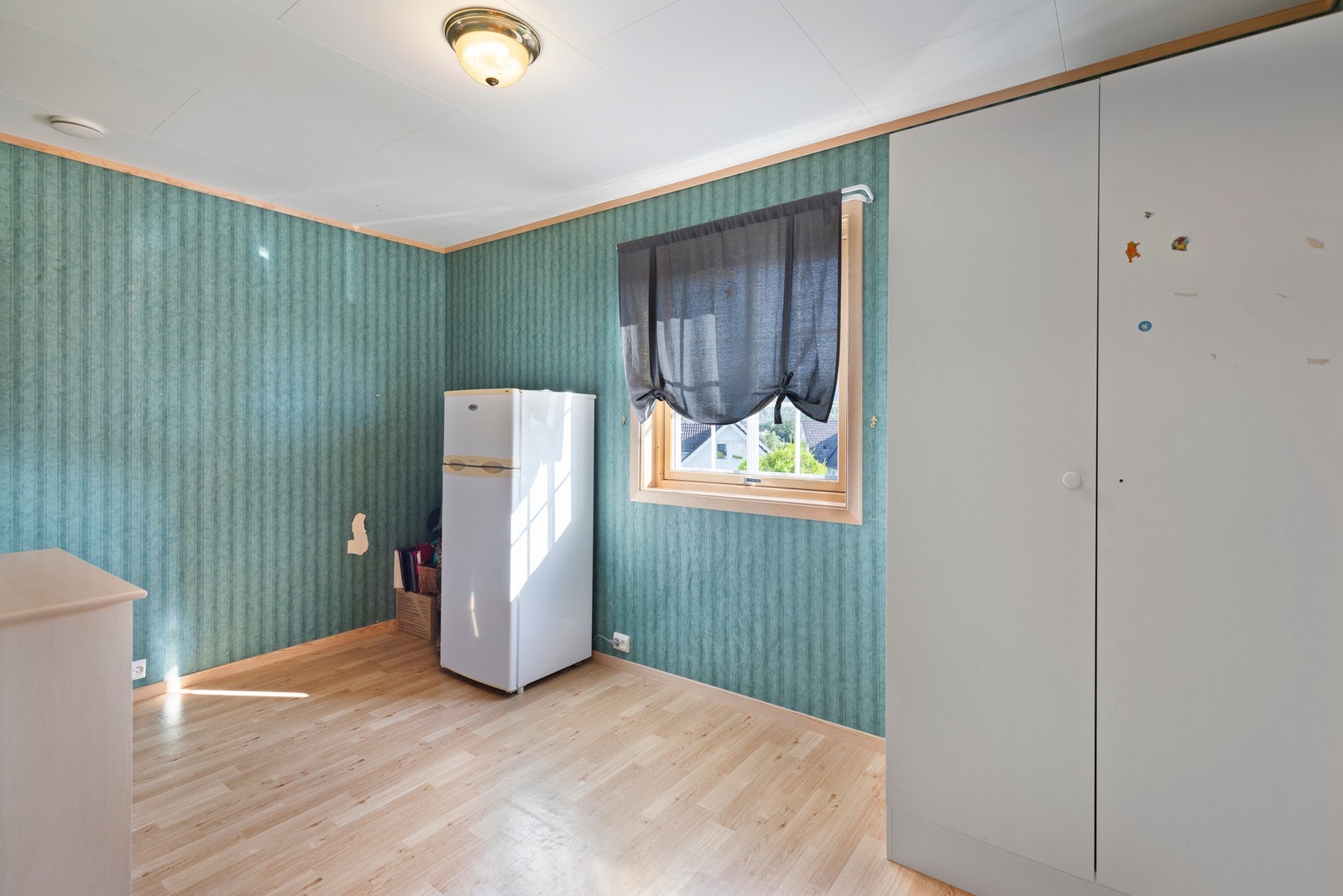 Soverom nr. 3 er beliggende i hovedetasjen, og er utstyrt med garderobeskap Galleribilde