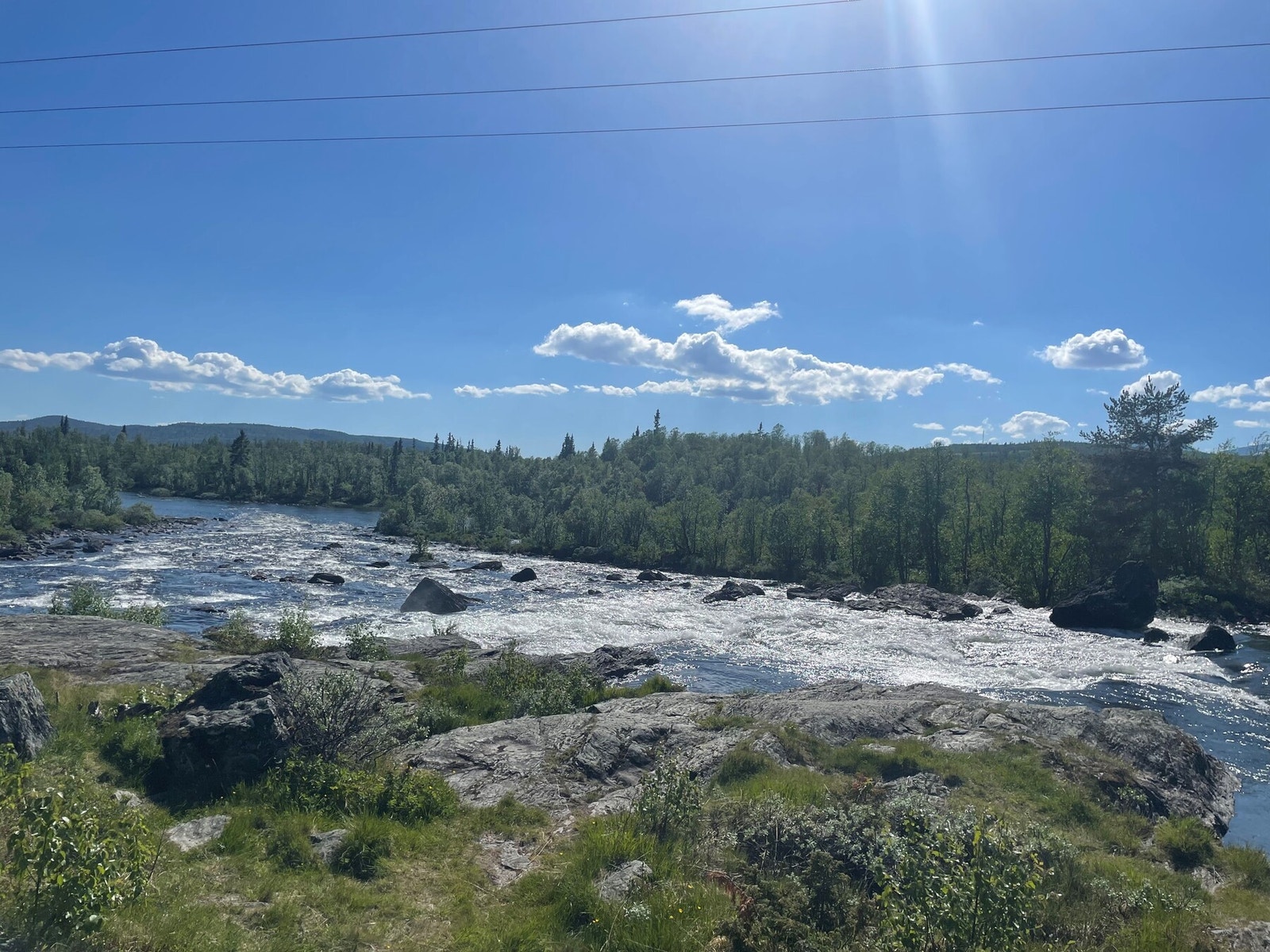 Prøv fiskelykken i elva. Galleribilde