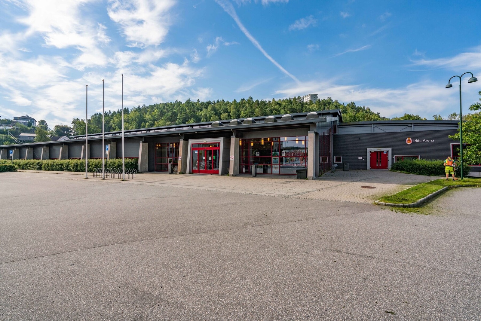 - Populære 'Idda Arena' som er en flerbrukshall på Grim, hvor det blant annet finnes innendørs ishall - Galleribilde