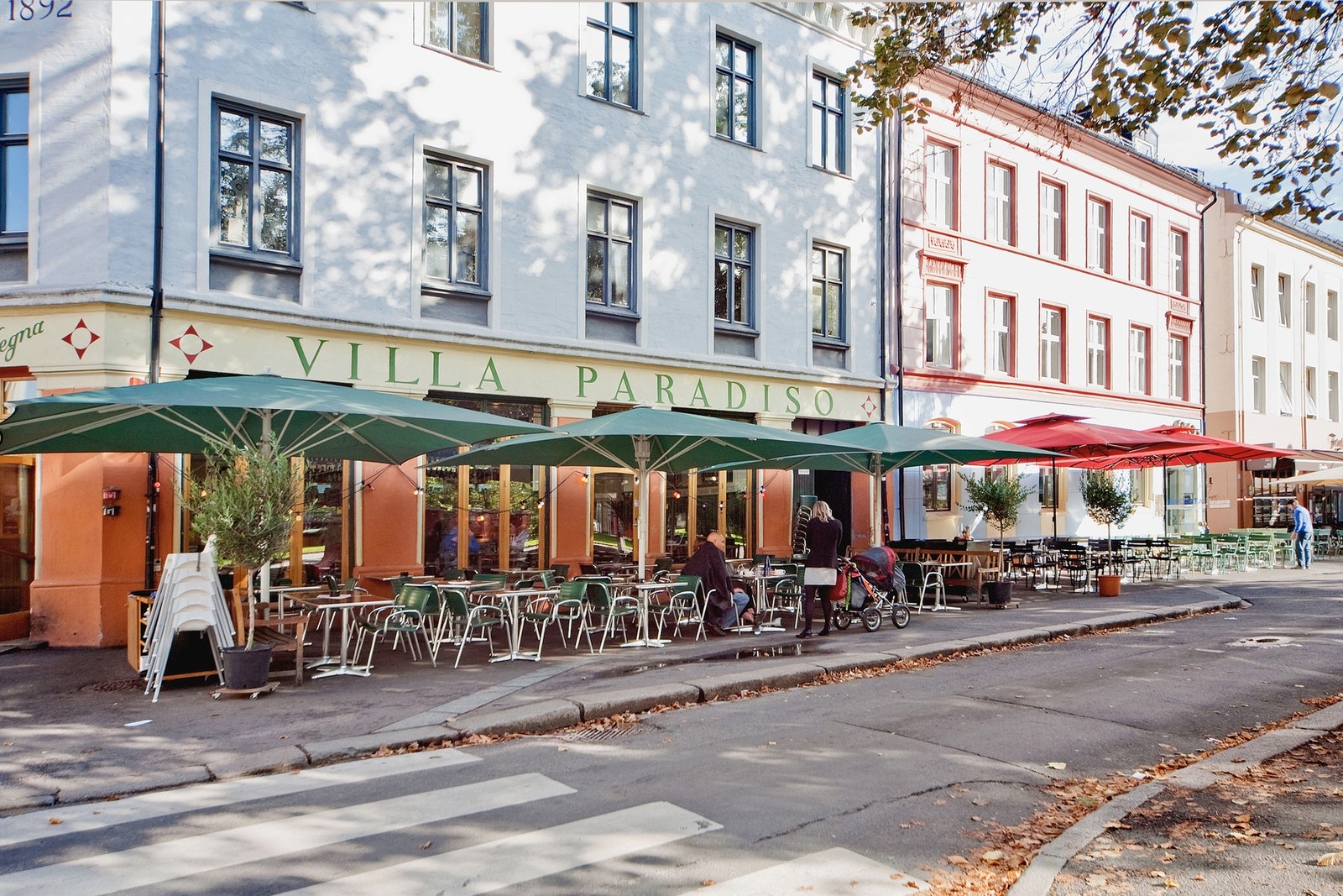 Populære Villa Paradiso er blant de mange gode serveringsstedene du finner i nærområdet. Galleribilde