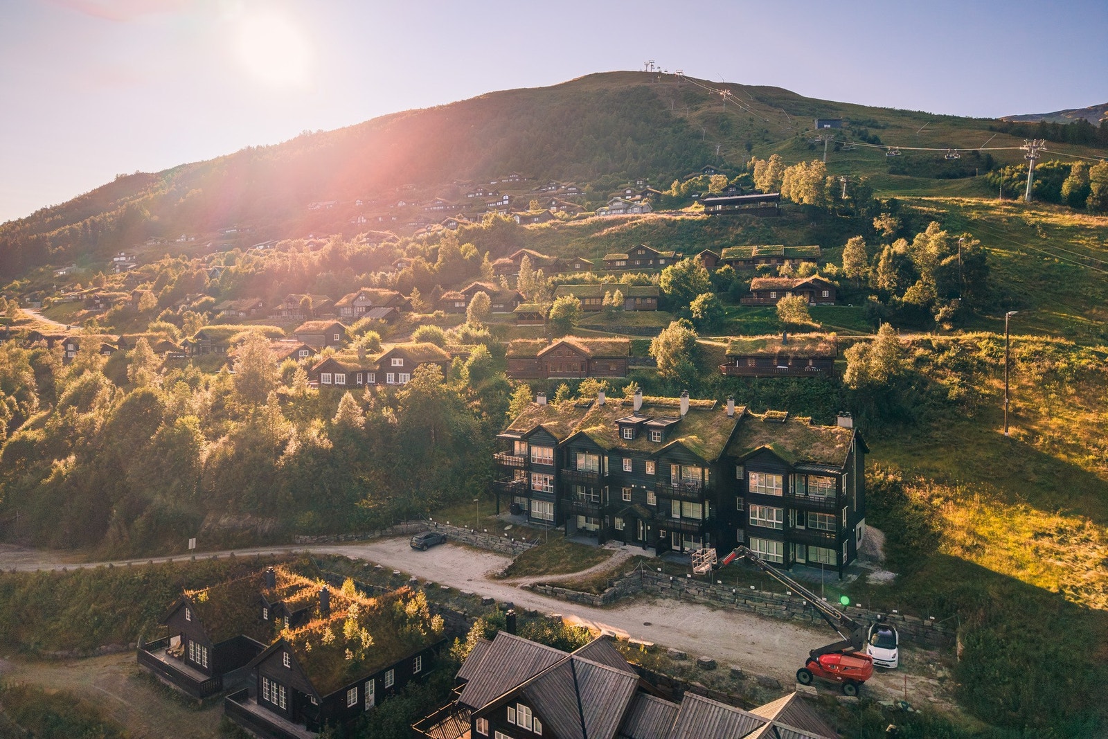 Fra leiligheten er det kort vei til ski-in/ski-out alpinanlegget, langrennsløyper og alt av fasiliteter i fjellandsbyen Galleribilde