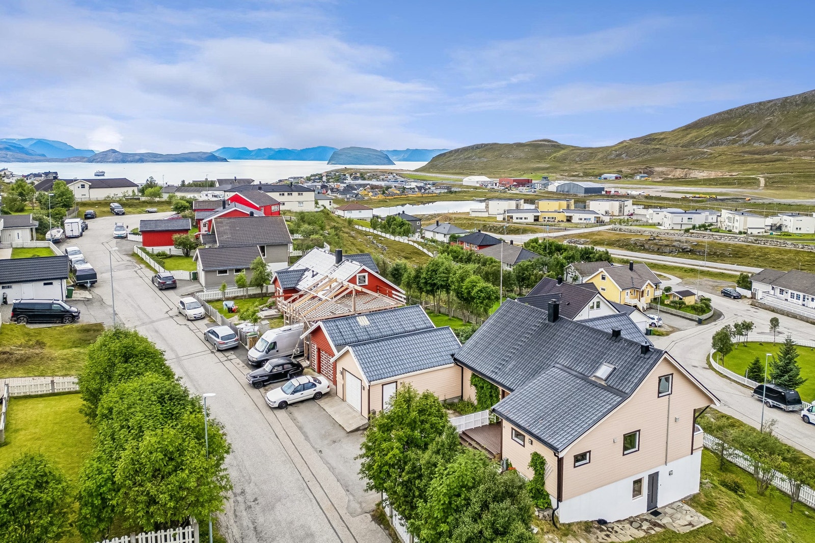 Kort vei til Isbjørnveien bussholdeplass, med avganger kun 4 minutter unna. Galleribilde