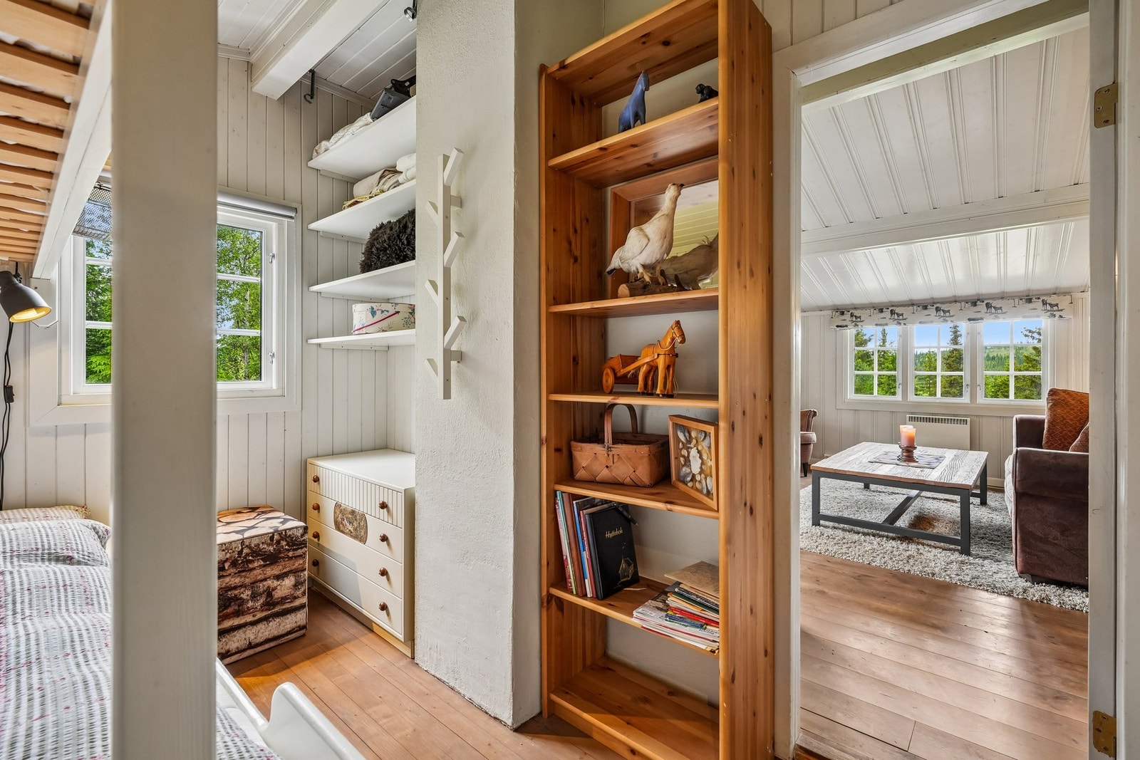 Hyller for lagring og oppbevaring Galleribilde