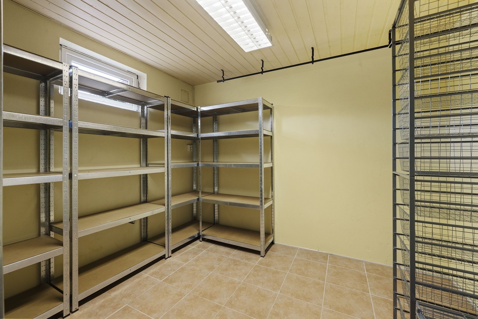 I tillegg finnes det flere praktiske lagringsboder. Galleribilde