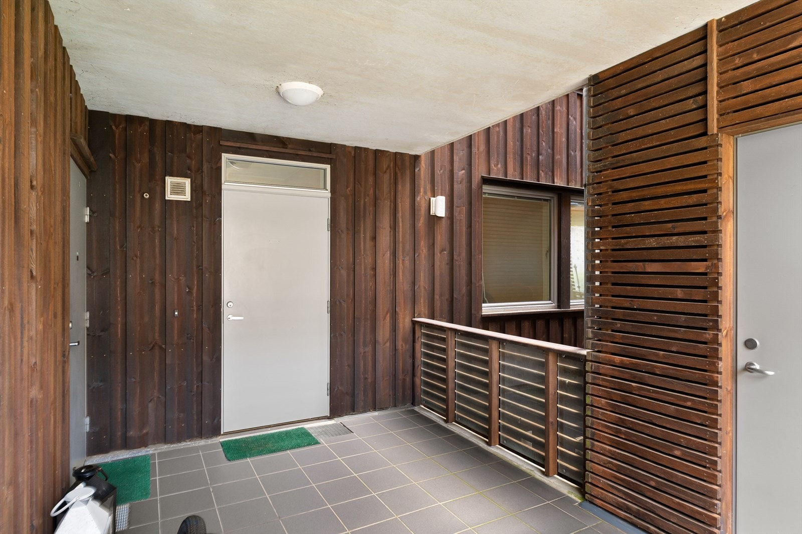 Overbygget inngangsparti. Galleribilde