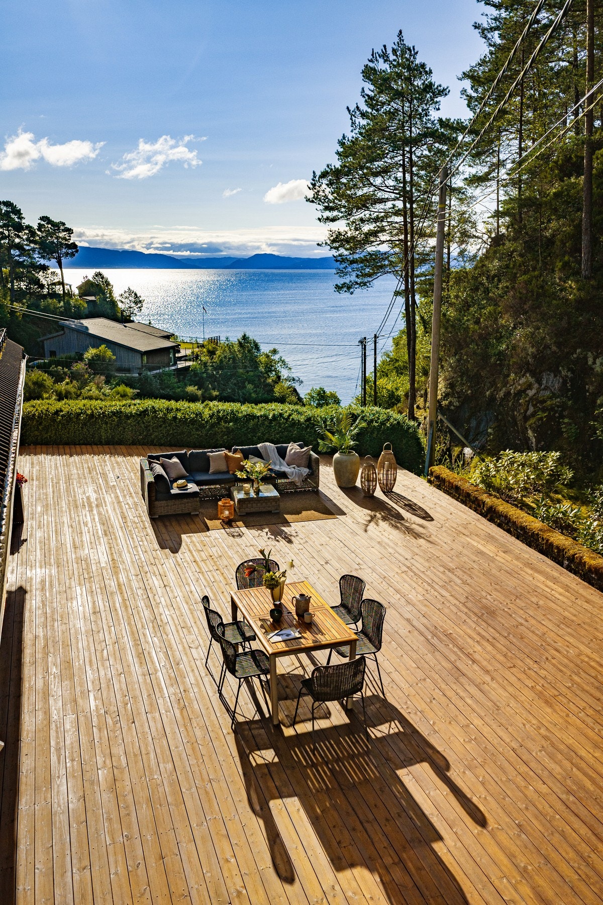 Romslig terrasse og fin utsikt. Galleribilde