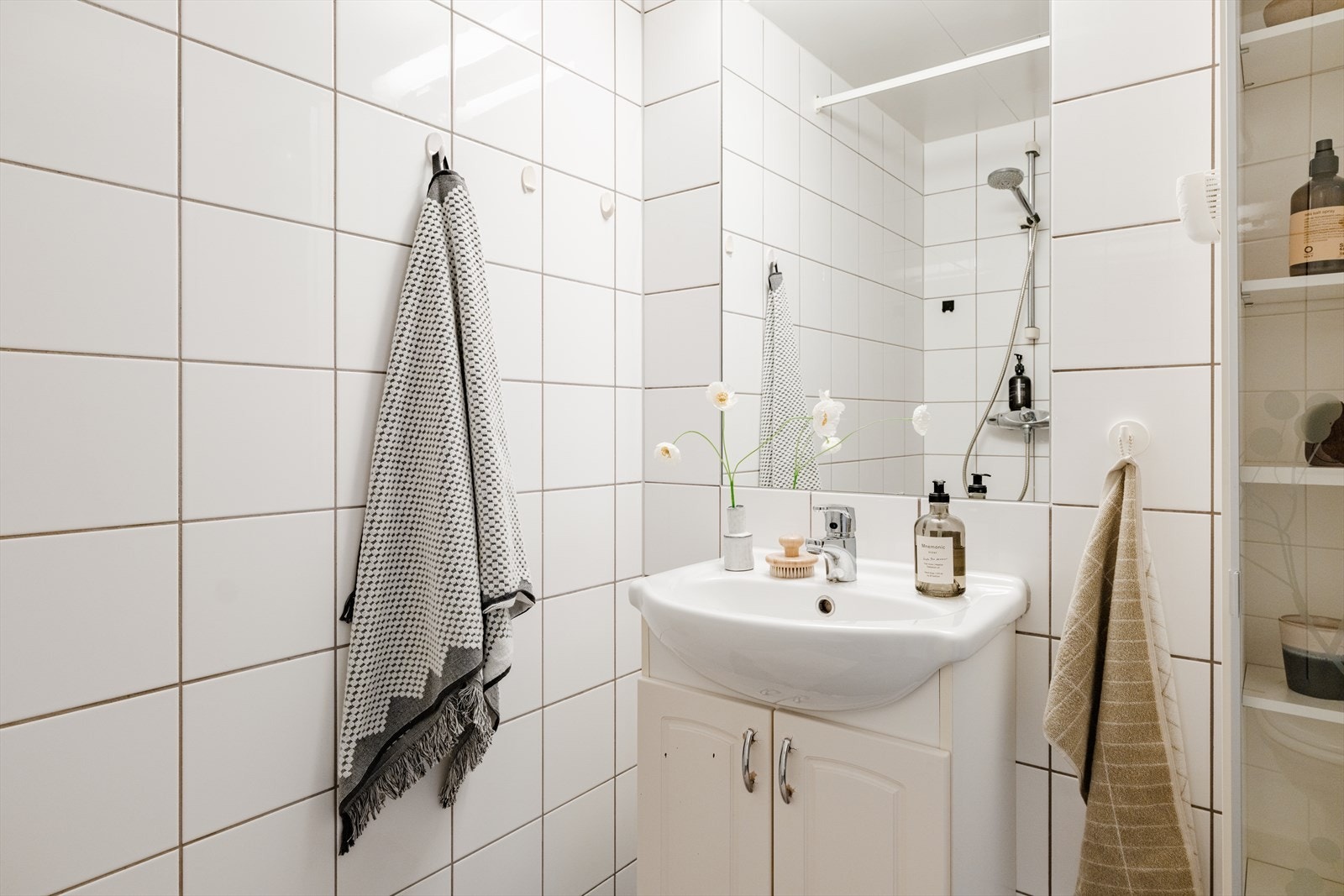 Helfliset bad med varmekabler i gulv Galleribilde