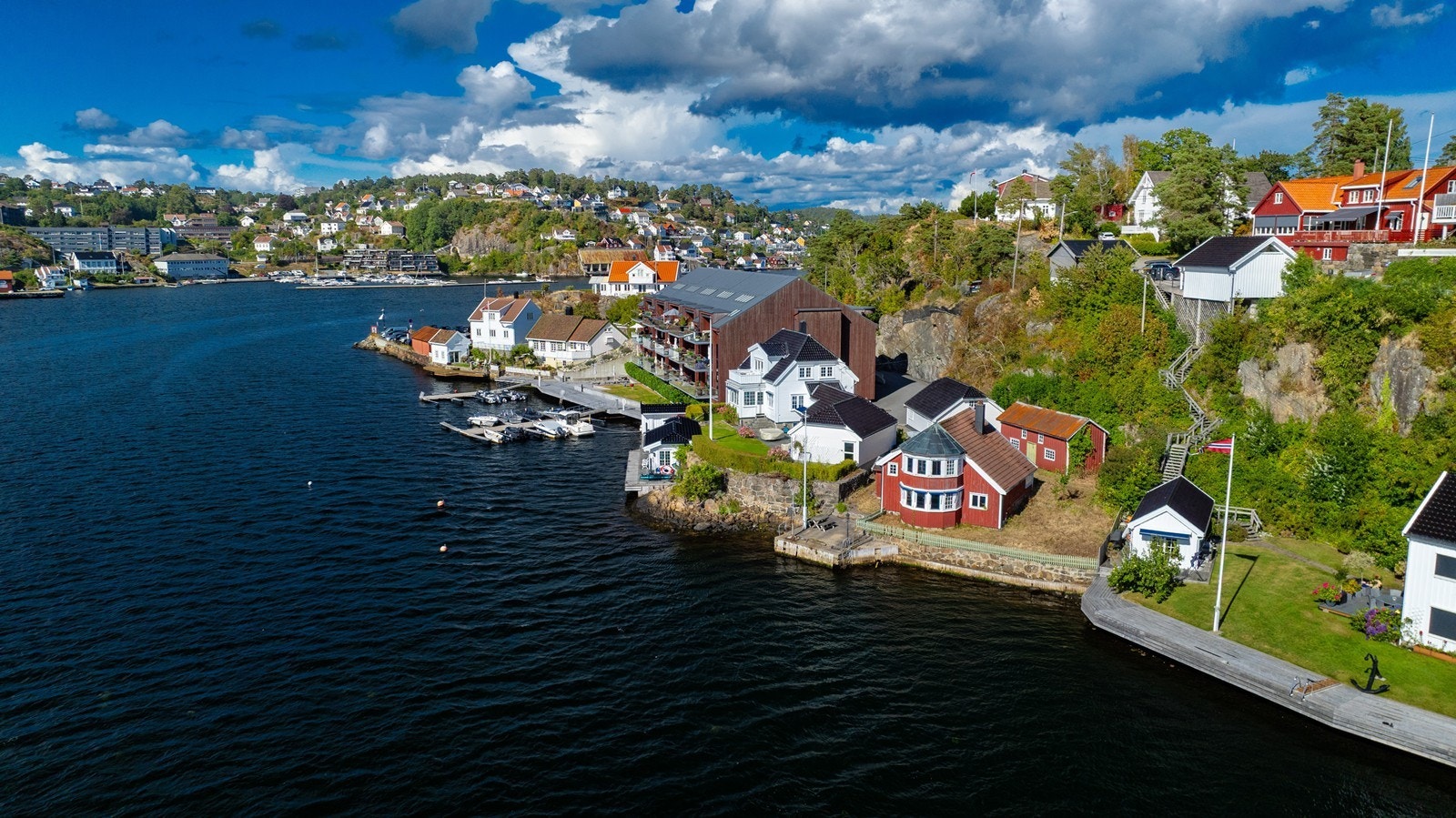 Kort spasertur til fergen fra huset Galleribilde