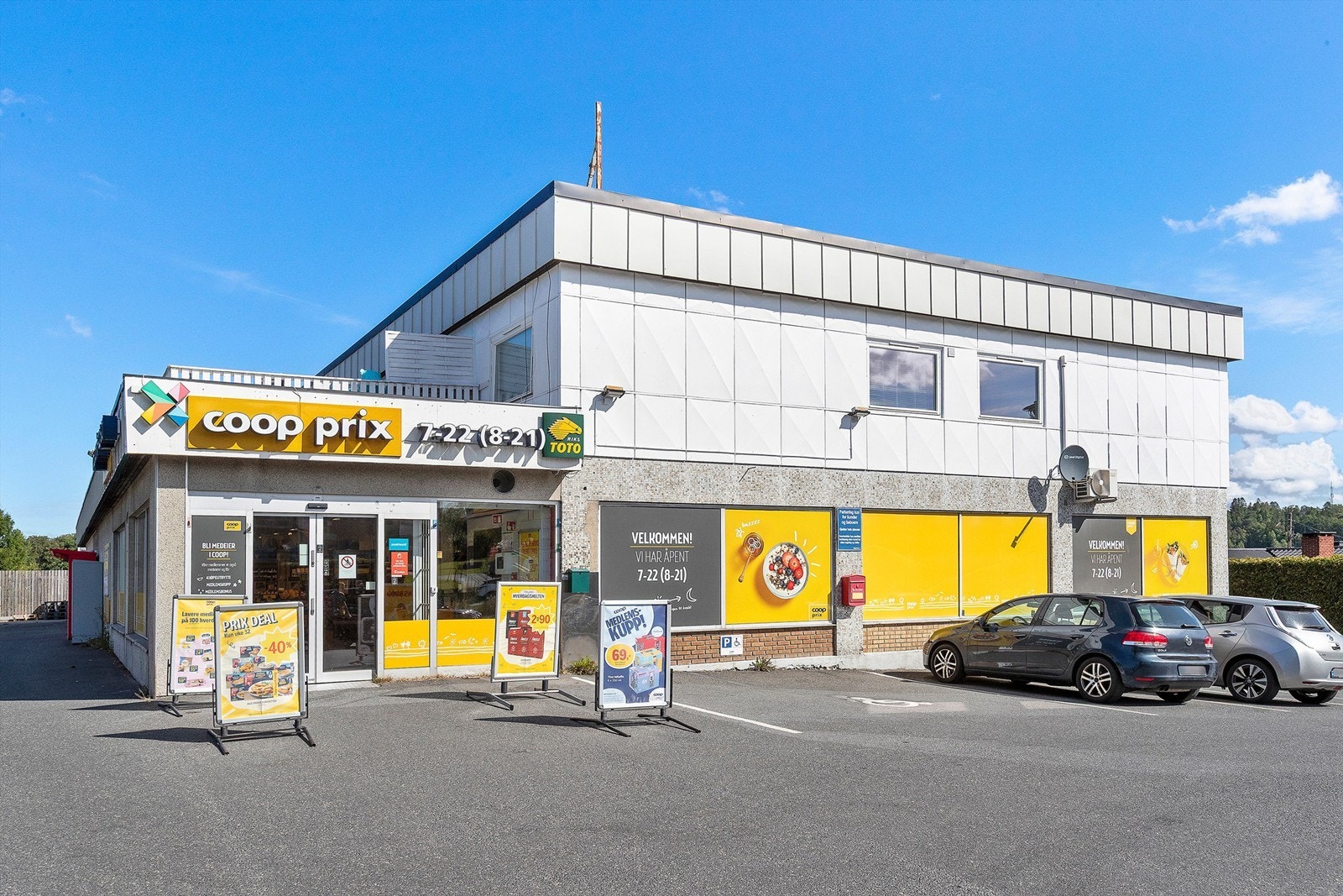 Coop Prix ligger rett utenfor døren for en enkel handel i hverdagen. Galleribilde