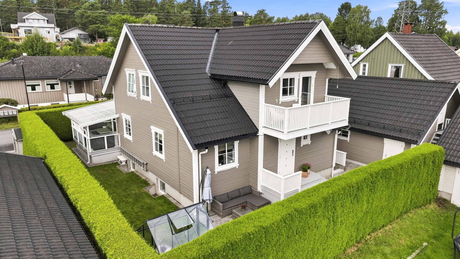 Her får du en effektiv planløsning fordelt på 3 plan. Galleribilde