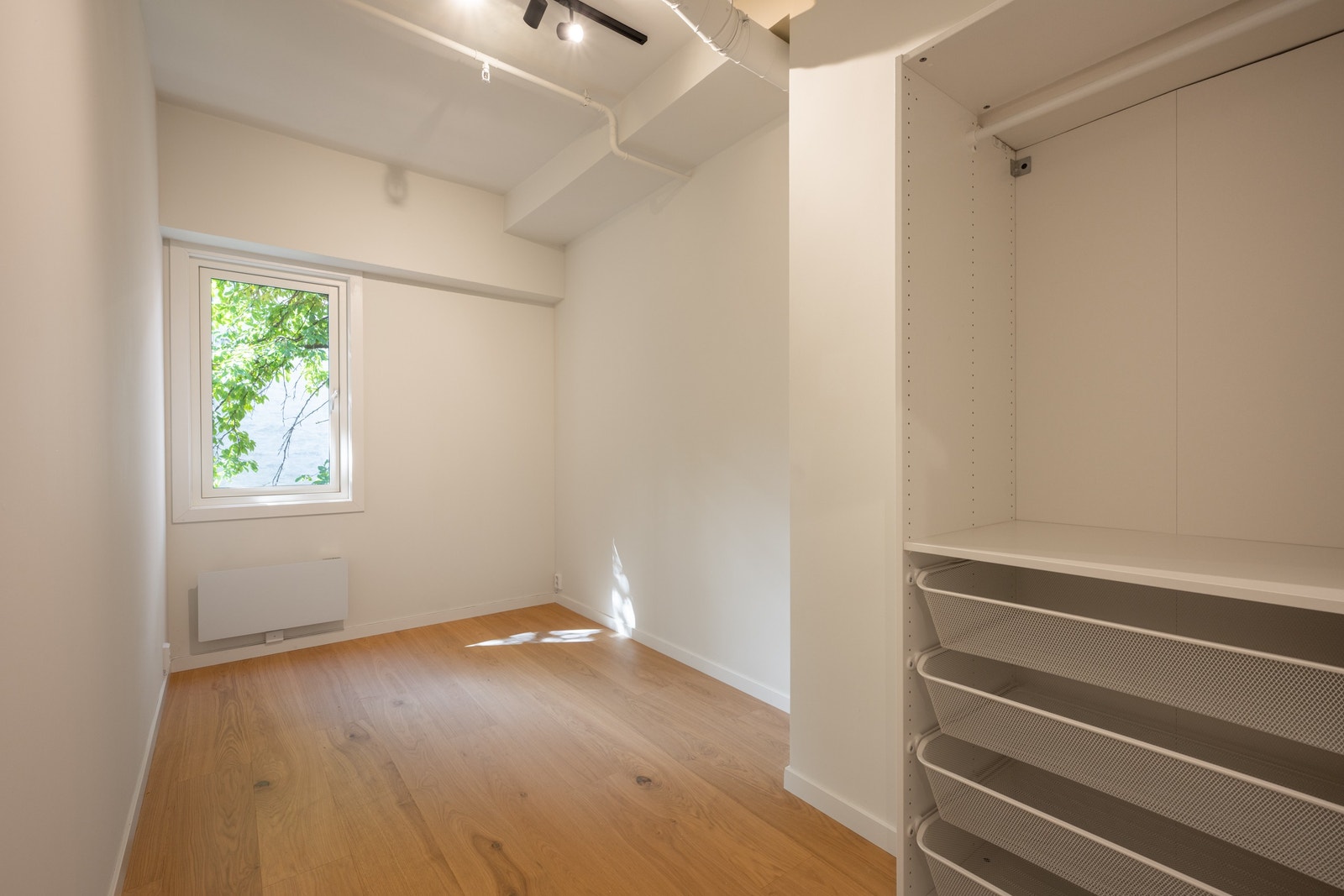 Soverom 1 i 2.etasje, vendt mot rolig bakgård. Galleribilde