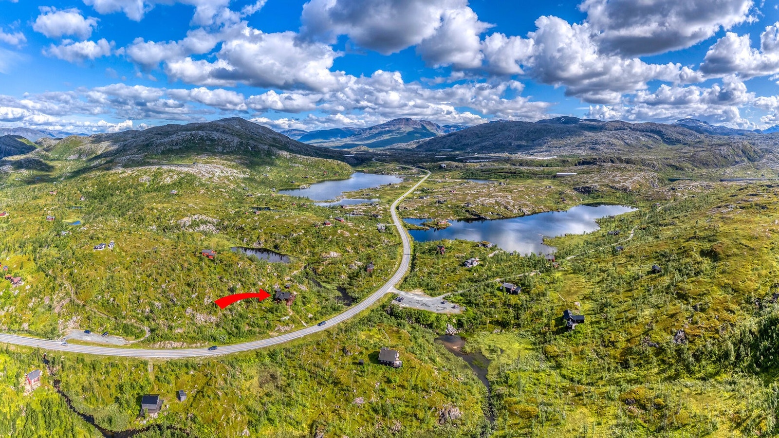 Kun ca 35 minutters kjøretur til Narvik sentrum. Til Harstad er det ca 1,5 time kjøring. Galleribilde