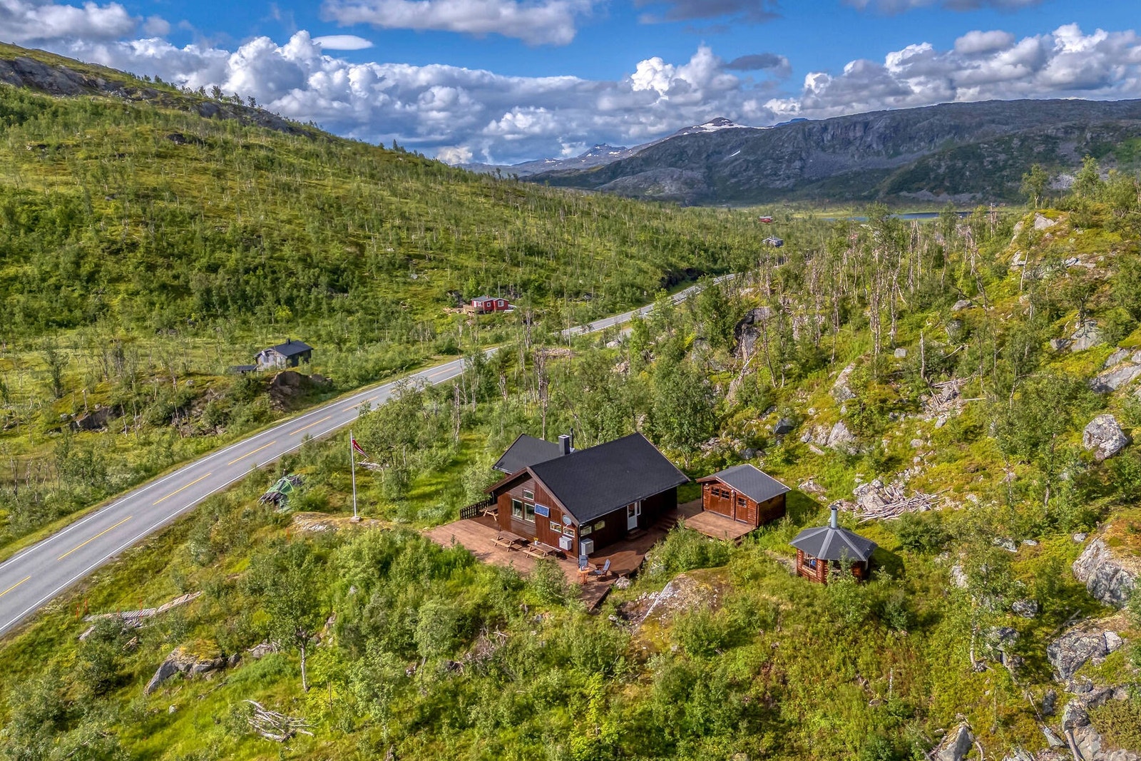 Hytta er plassert på 477 meters høyde over havet. Galleribilde