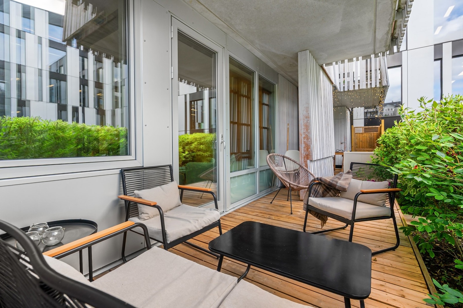 På terrassen er det god plass til både utemøbler og grill. Galleribilde