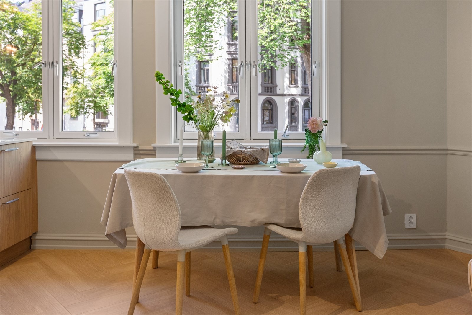 God plass til spisebord. Galleribilde