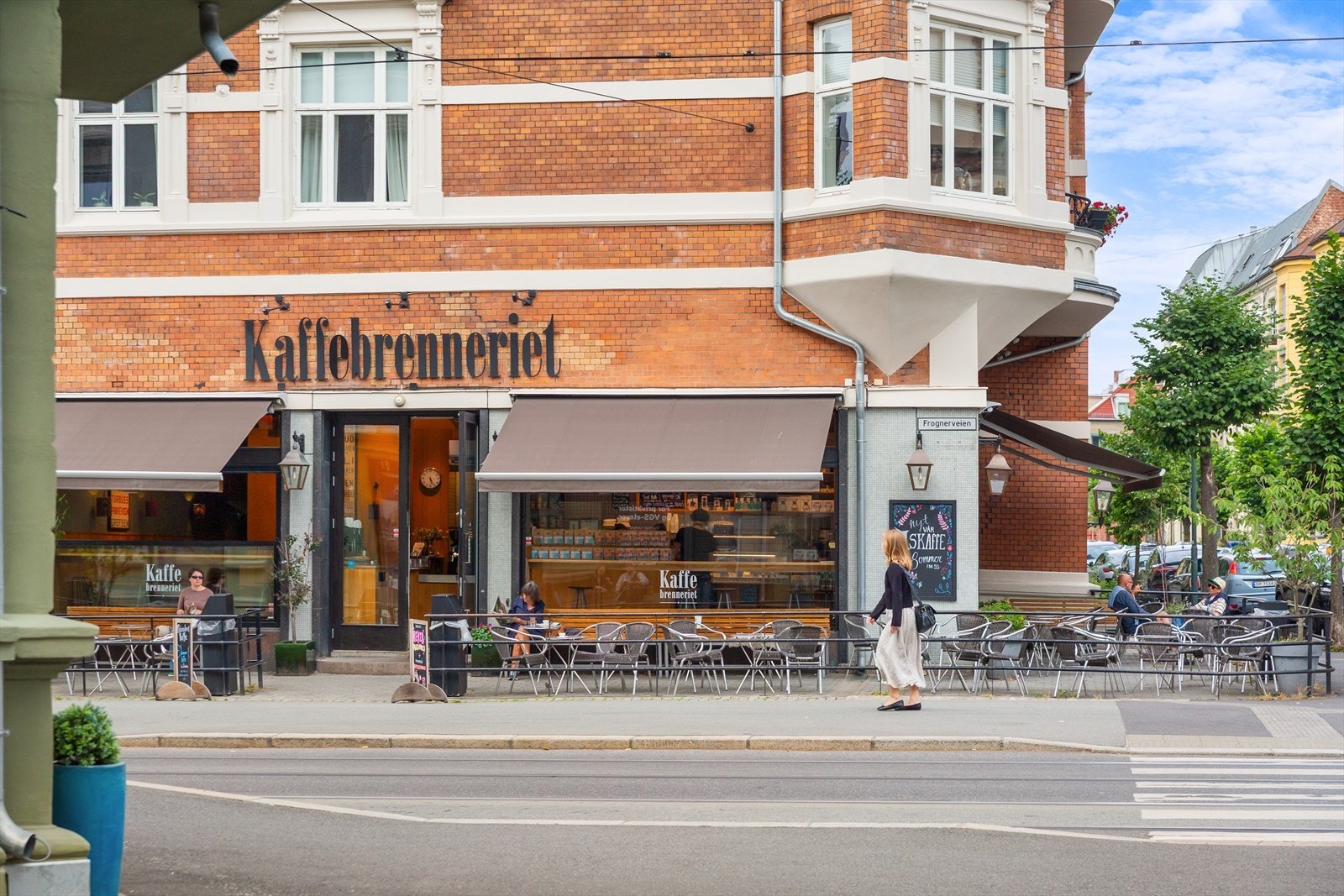 Her bor du sentralt, med alt fra dagligvarebutikker til nisjeforretninger og spisesteder rett utenfor døren. Galleribilde