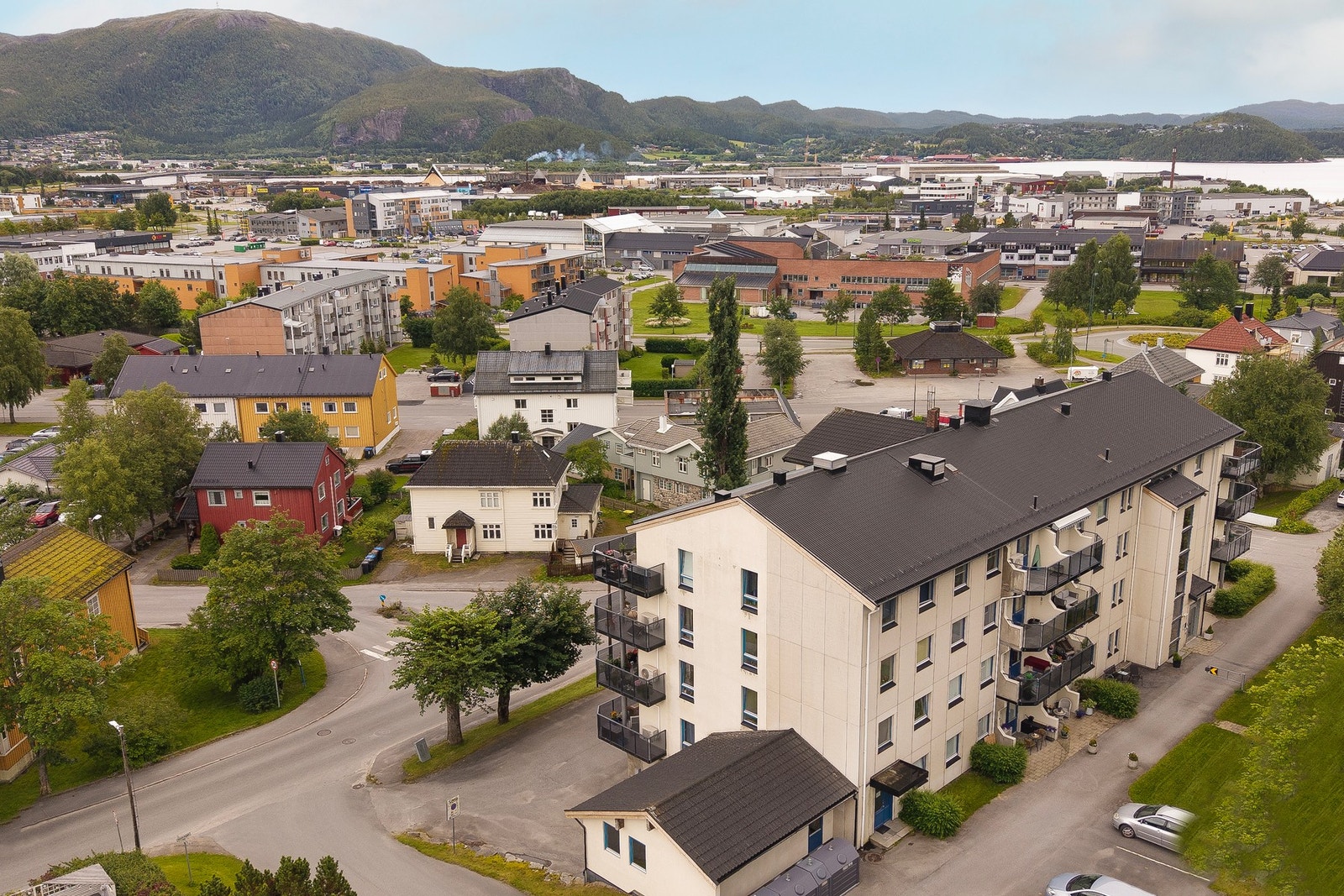 Sykehuset Namsos like i nærheten, samt kort gangavstand til sentrum og Nord universitet. Galleribilde