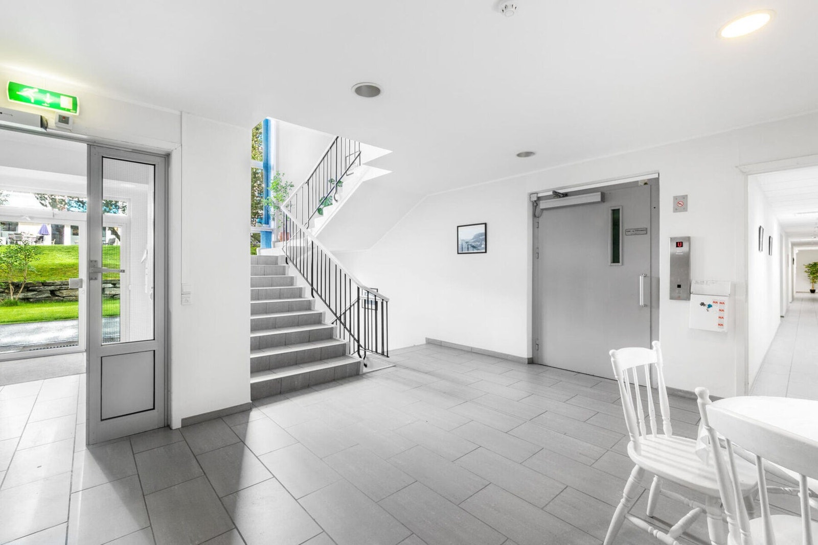 Adkomst til leilighetene via trapp og heis. Galleribilde