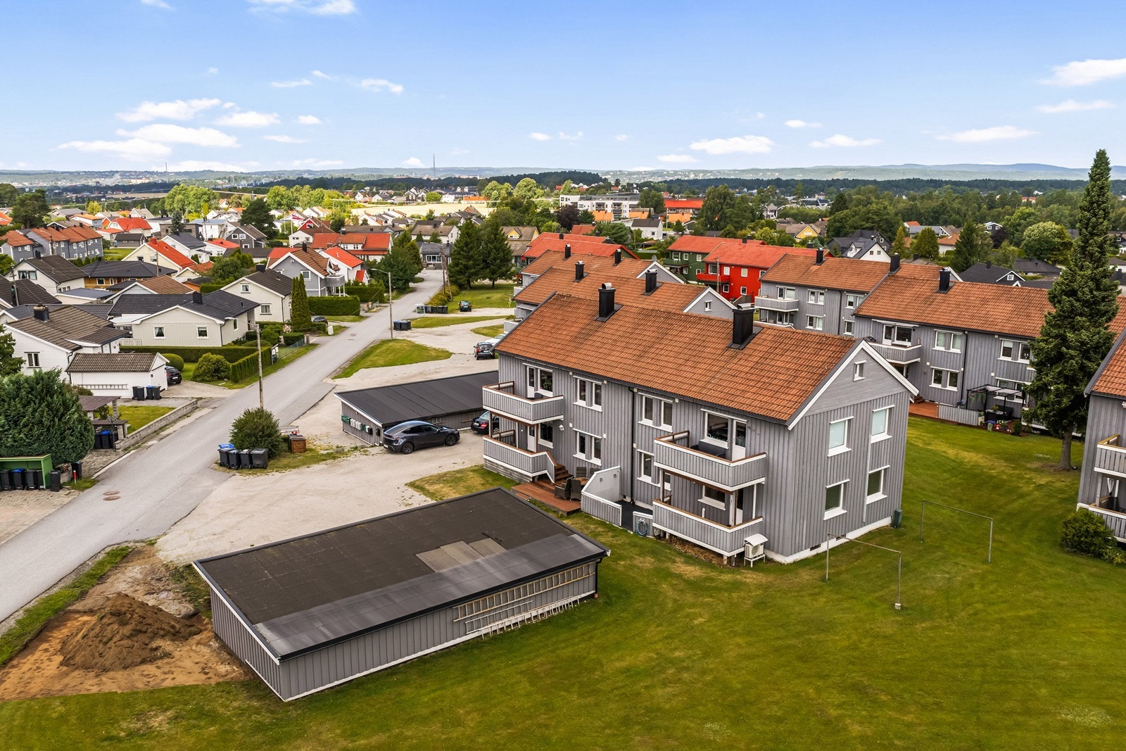 Leiligheten er en del av Haugvoll Borettslag, som består av 24 enheter. Galleribilde